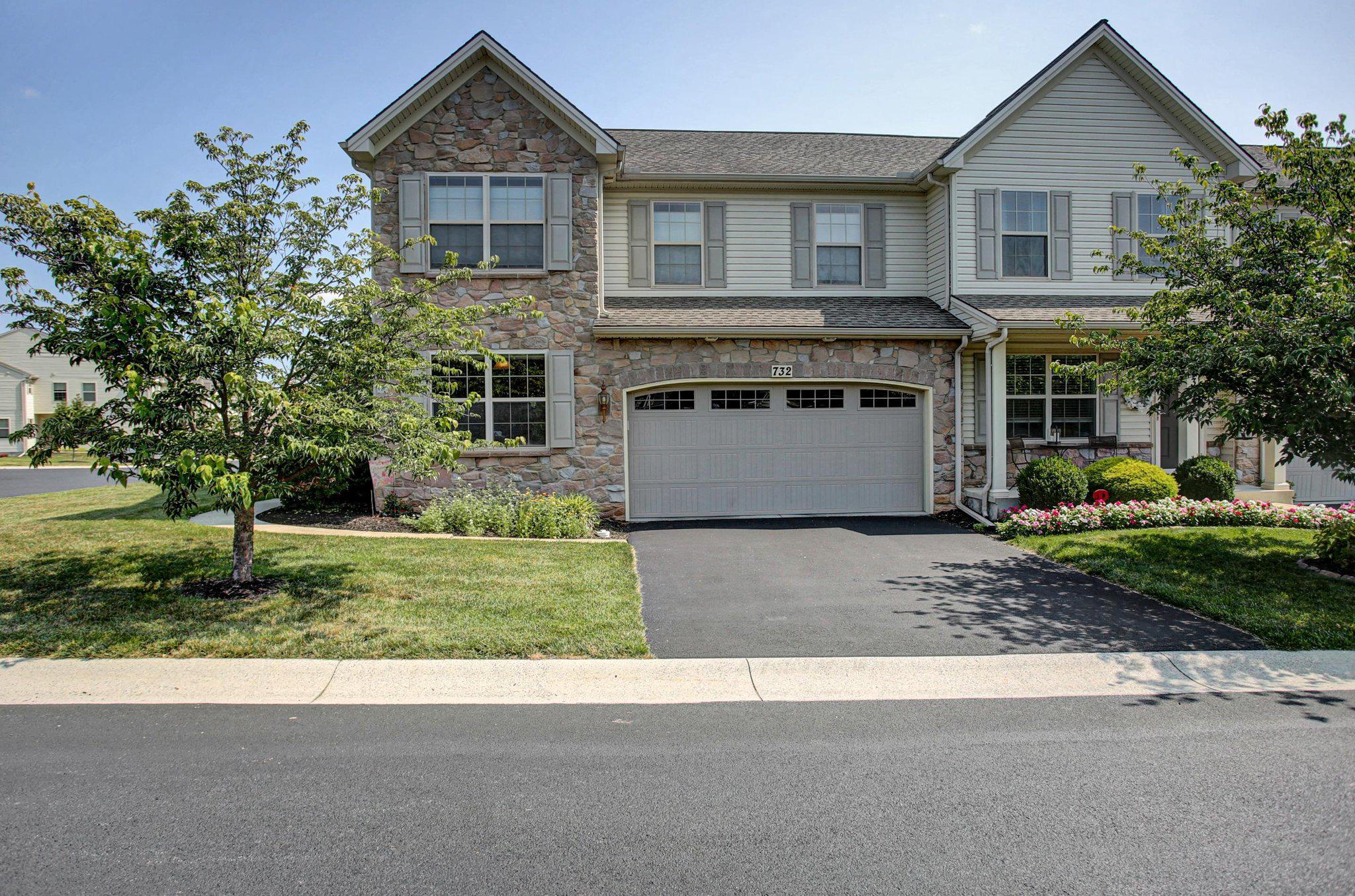732 GLADSTONE COURT
