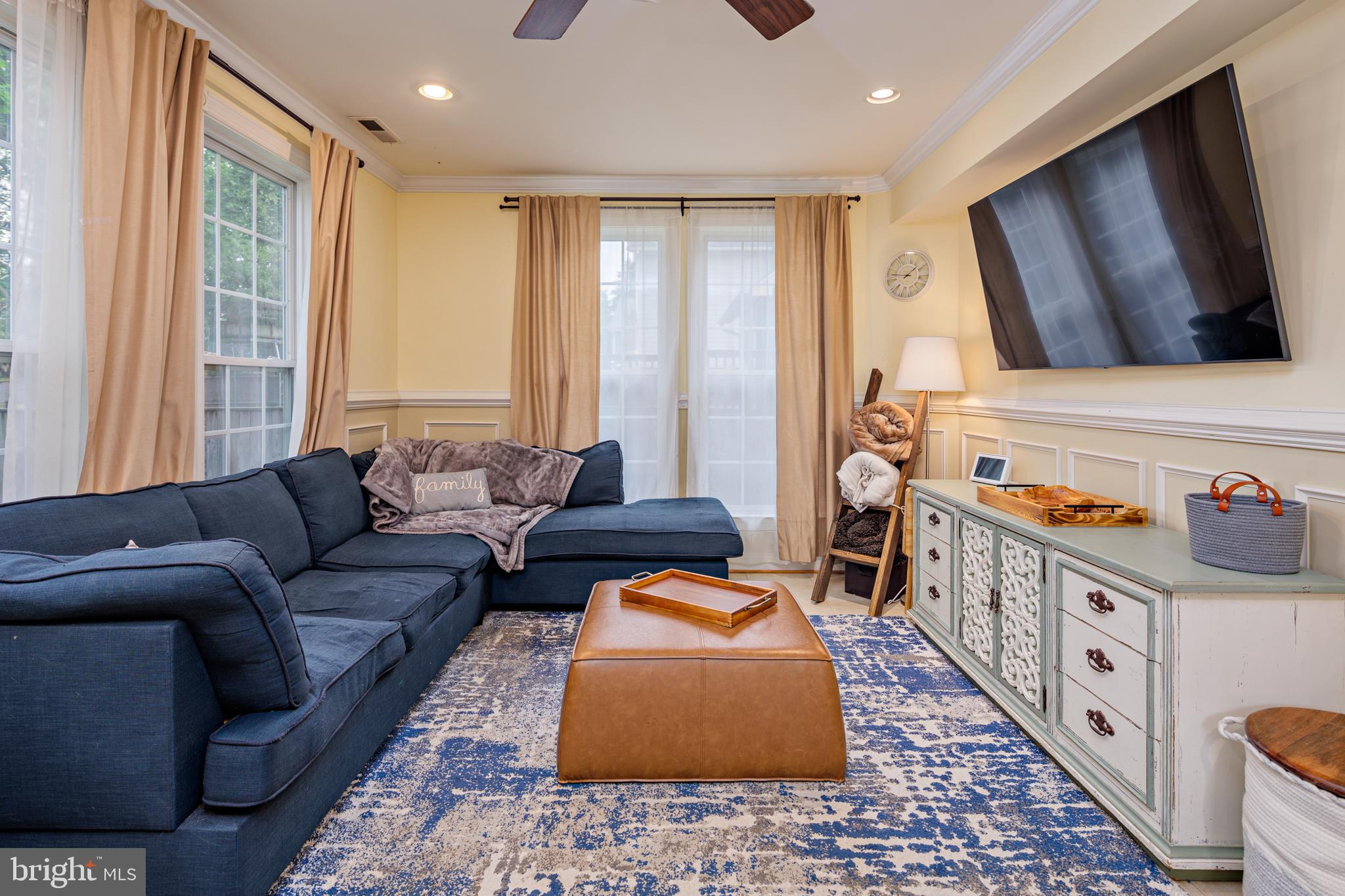 LAKE EVESHAM - Residential Lease