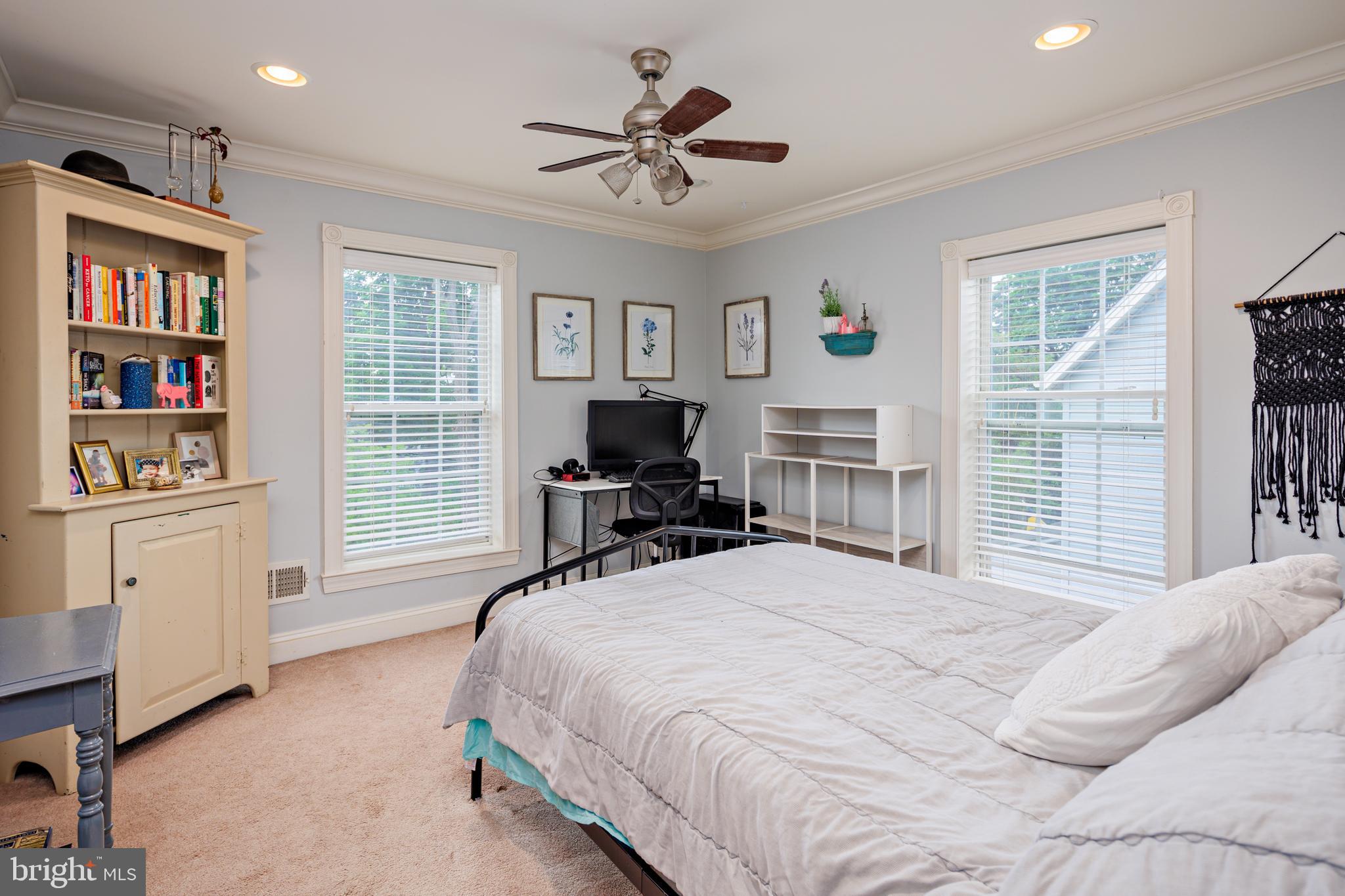 LAKE EVESHAM - Residential Lease