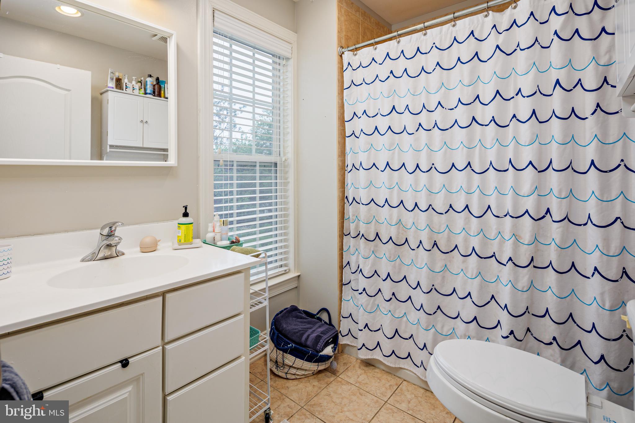 LAKE EVESHAM - Residential Lease