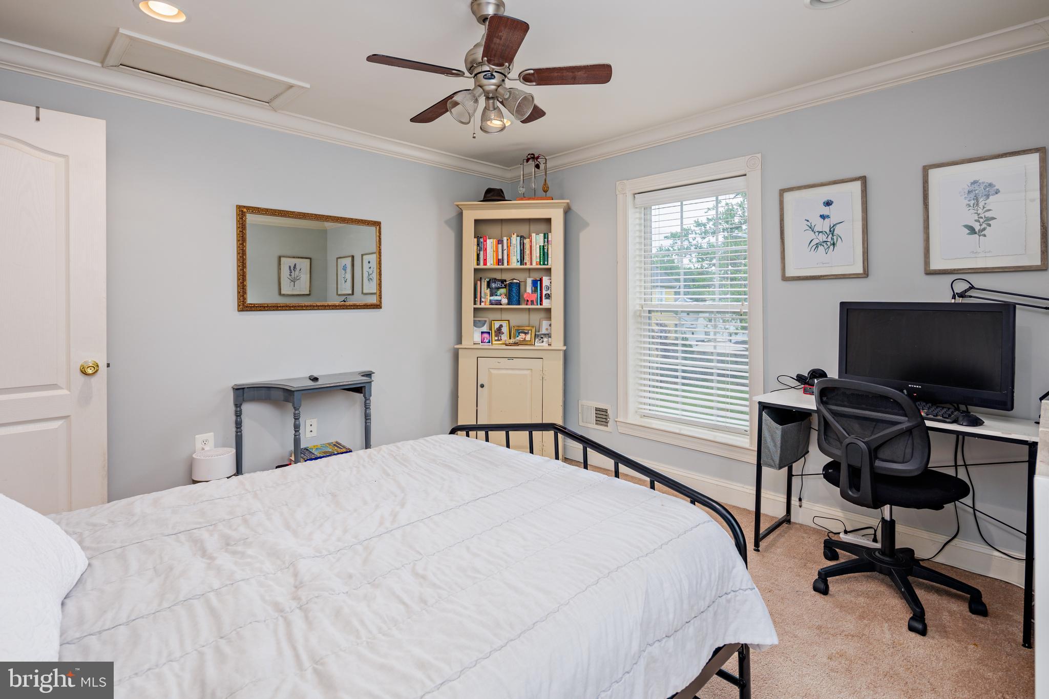 LAKE EVESHAM - Residential Lease