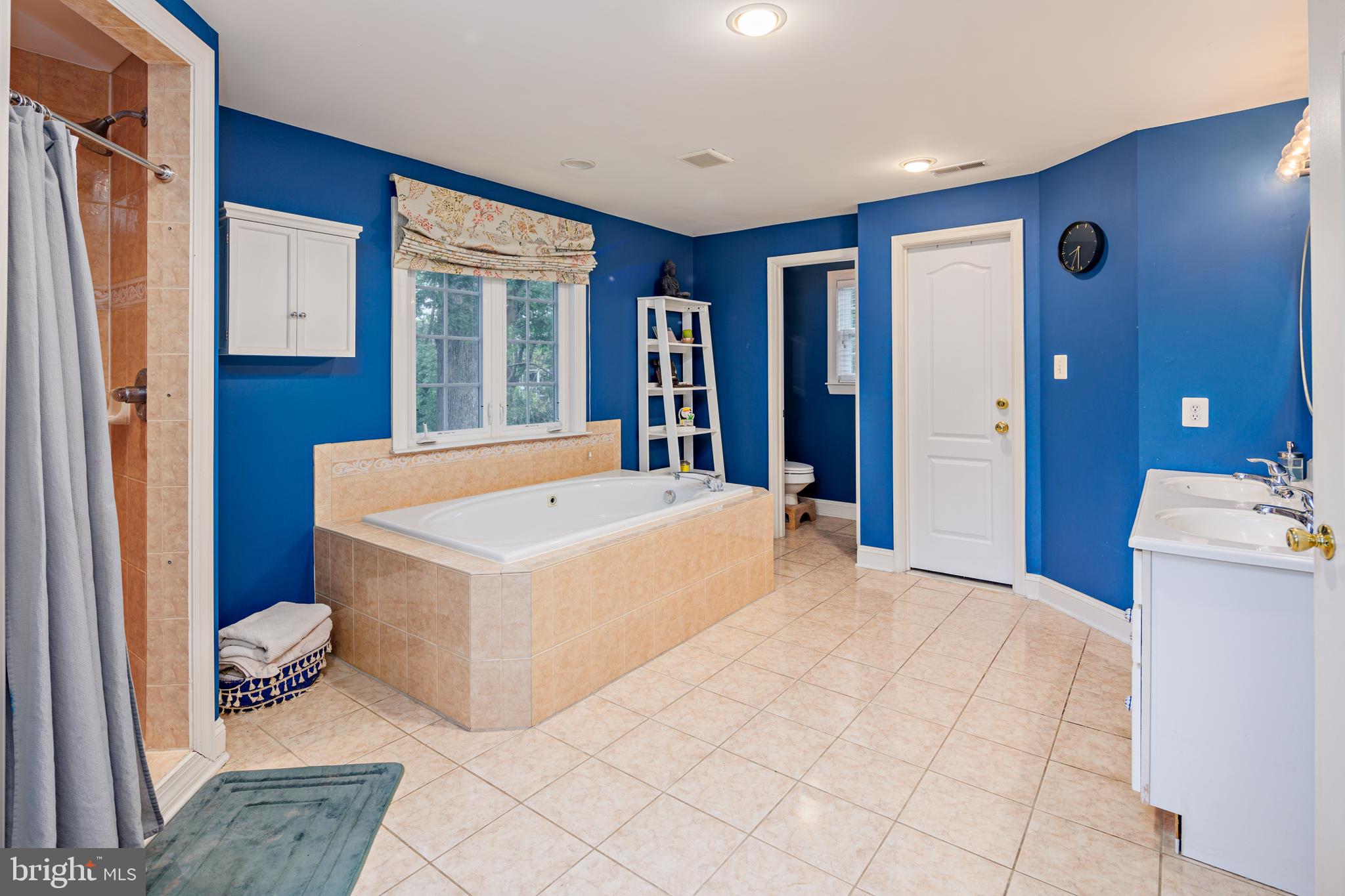 LAKE EVESHAM - Residential Lease