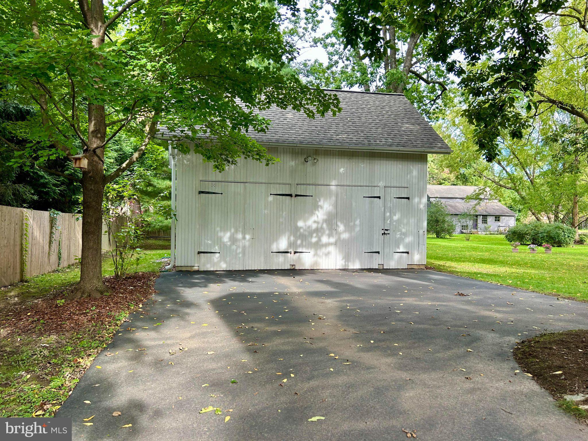 415 E COURT STREET