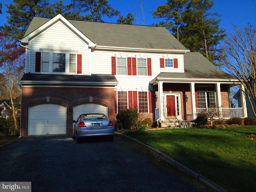 Wonderful colonial in upscale Solomons community avail July: remodeled KT w/custom cabinets, granite counters, ceramic backsplash, tile floor, stainless appl's--gorgeous! FR w/gas FP, LR & DR w/hdwd floors, sep office w/French doors. MBR w/recent bath reno: ceramic tile shower, soak tub--lovely! Custom blinds, crown molding, lots of windows. Deck, bsmt, 2-car gar. DEEP WATER BOAT SLIP w/H2O/elec!