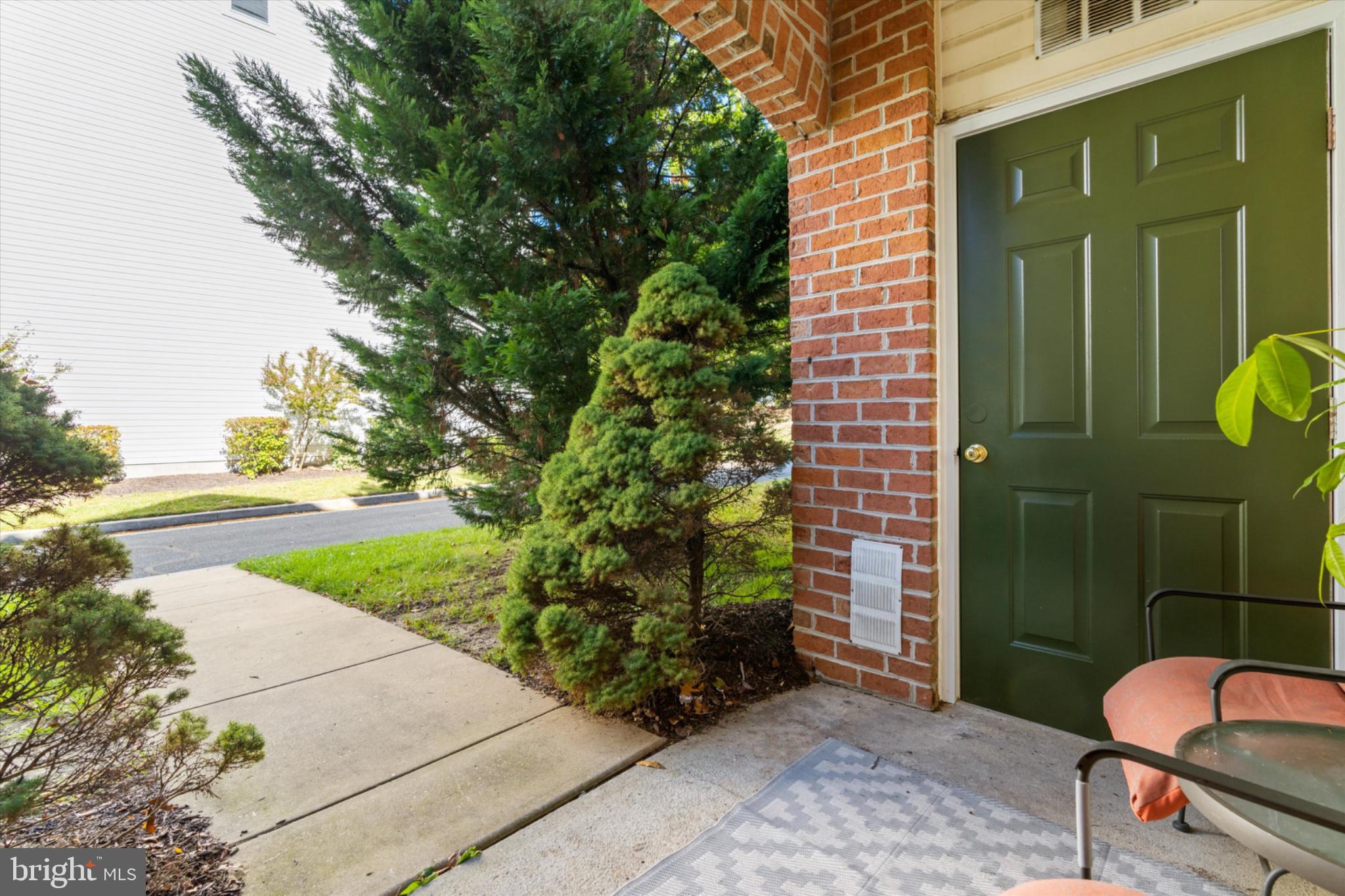 5174 BRIGHTLEAF COURT 5174