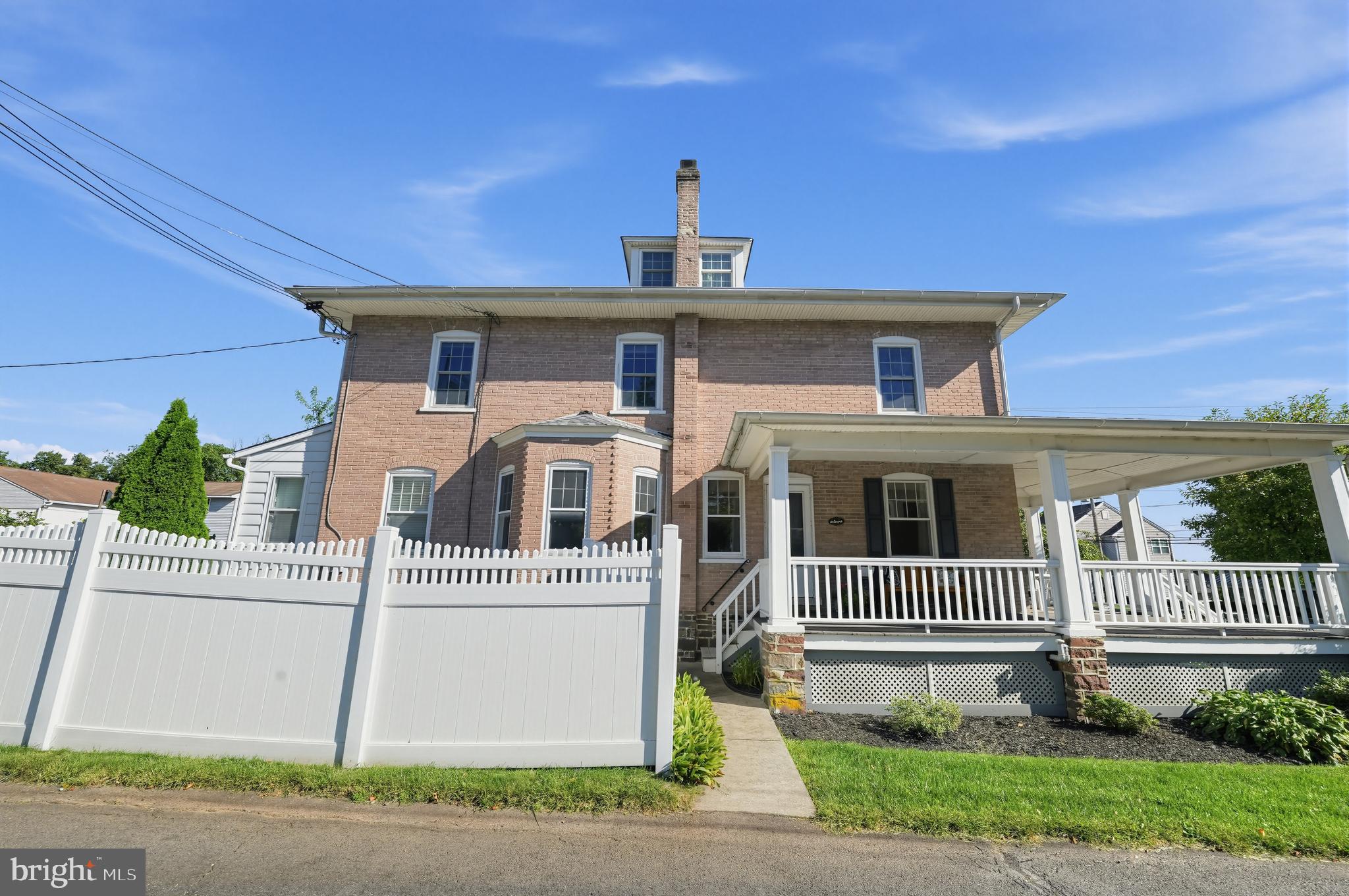 867 MAIN STREET