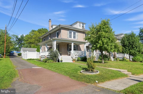 Townhouse For Sale - 867 Main Street<br/> Montgomery County, HARLEYSVILLE, PA 19438