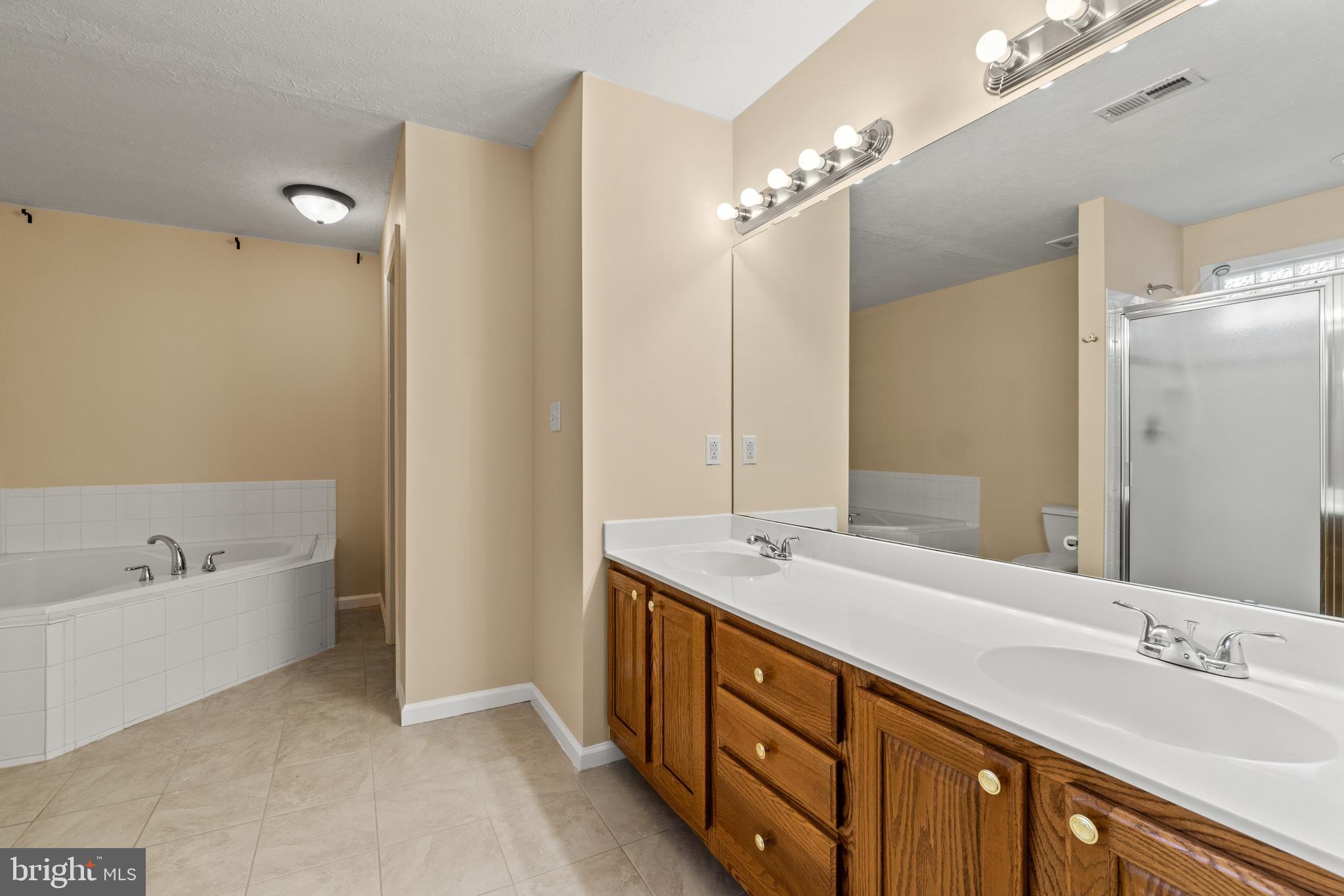 KINGSWOOD - Residential