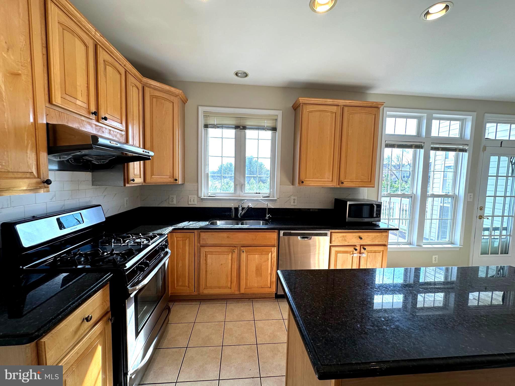 VIRGINIA OAKS - Residential