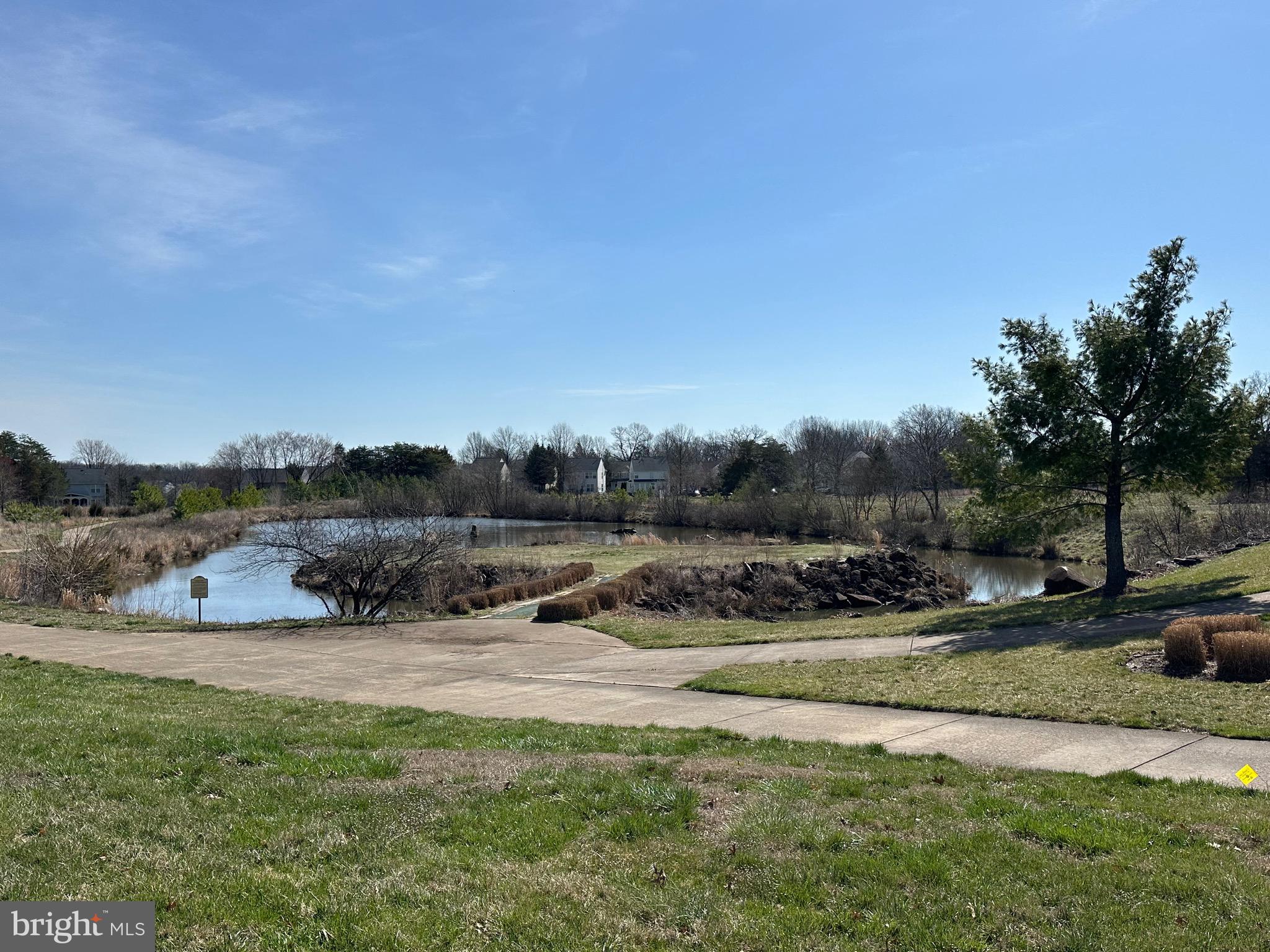 VIRGINIA OAKS - Residential