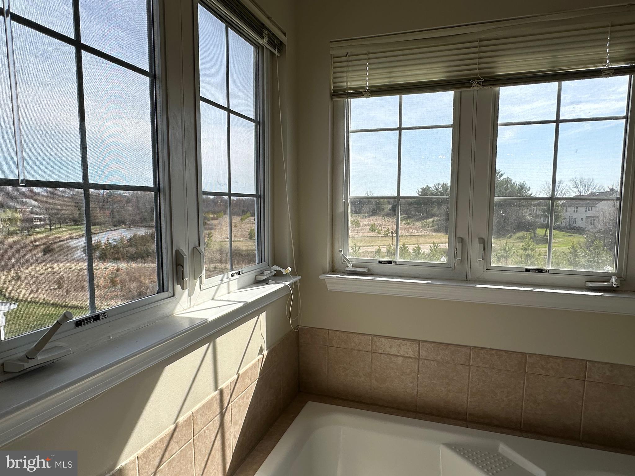 VIRGINIA OAKS - Residential