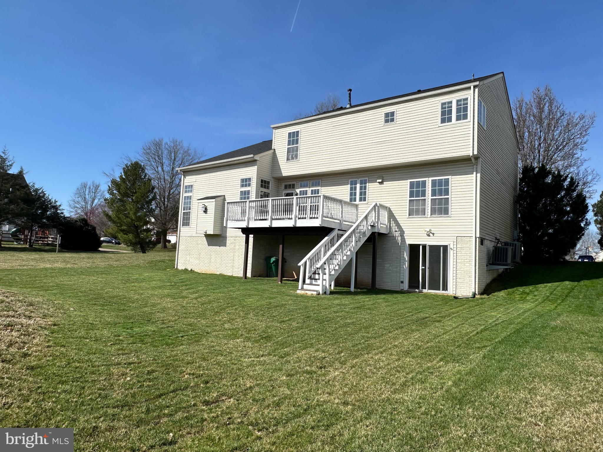 VIRGINIA OAKS - Residential