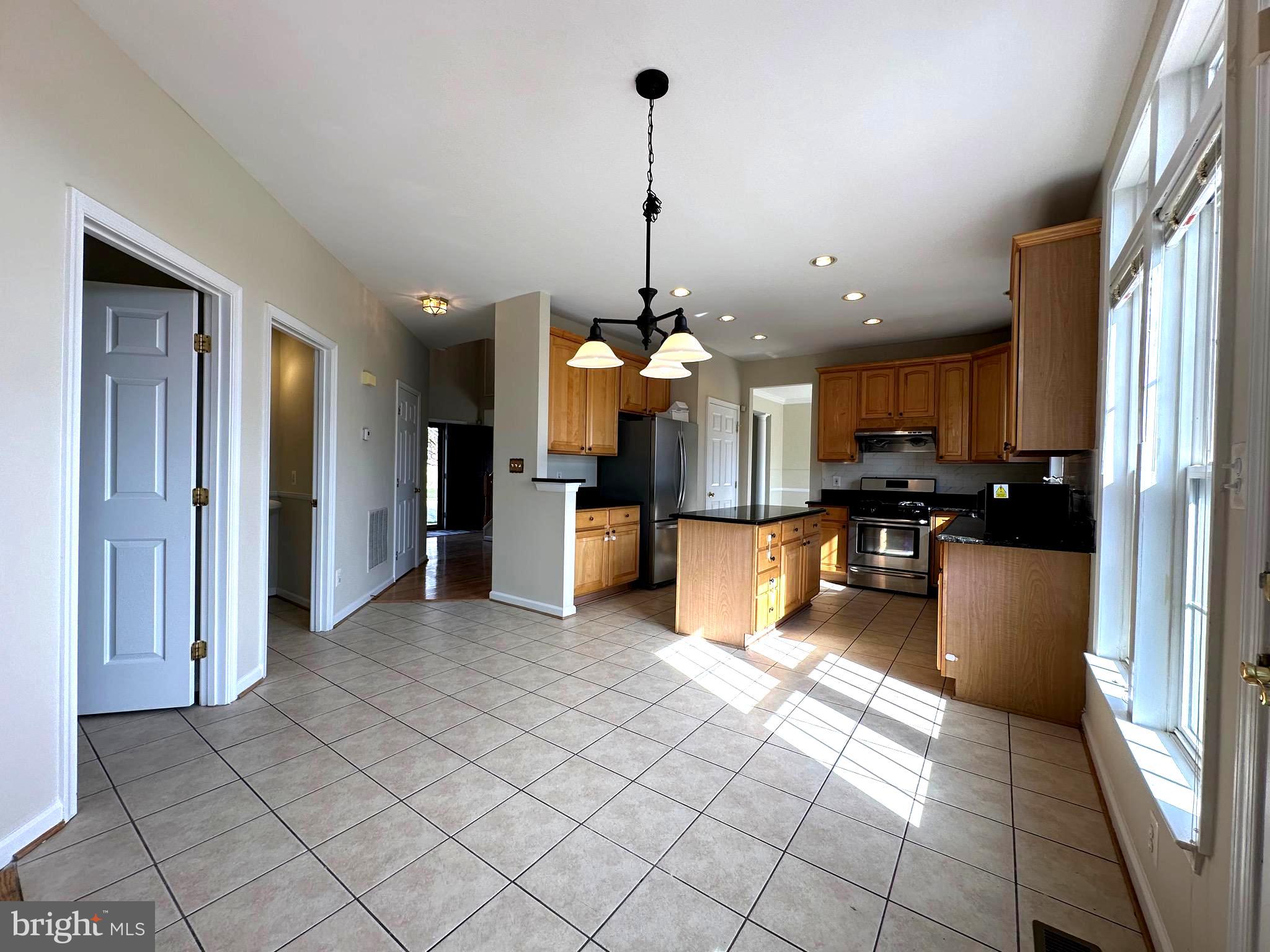 VIRGINIA OAKS - Residential