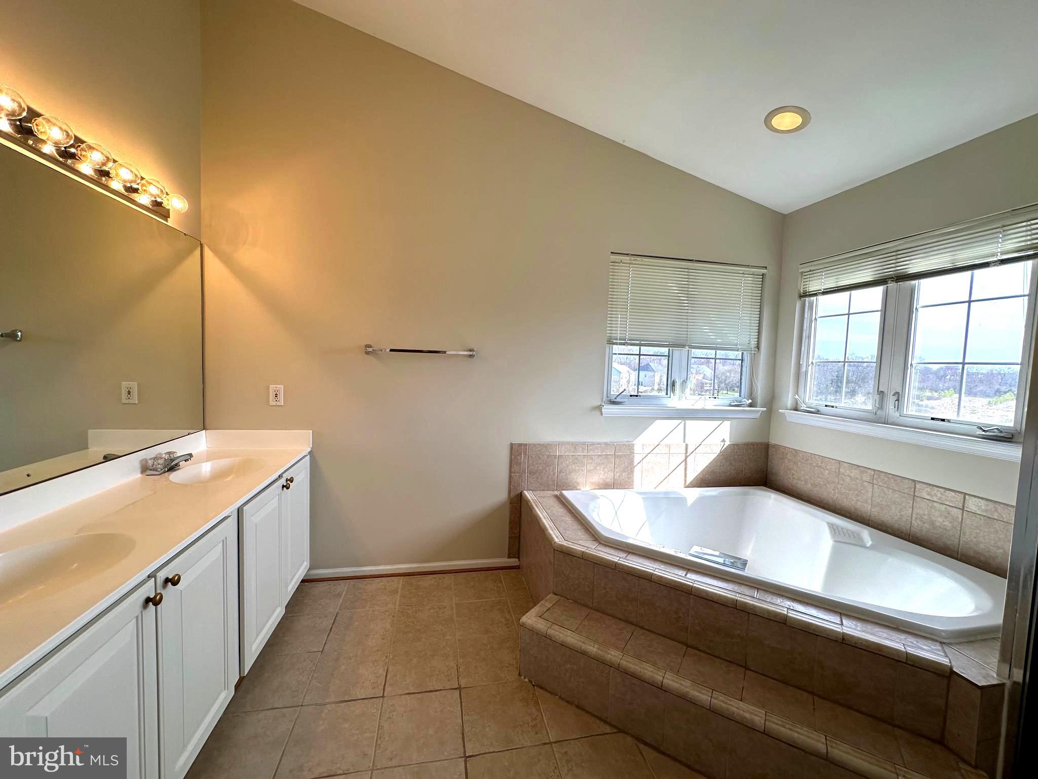 VIRGINIA OAKS - Residential