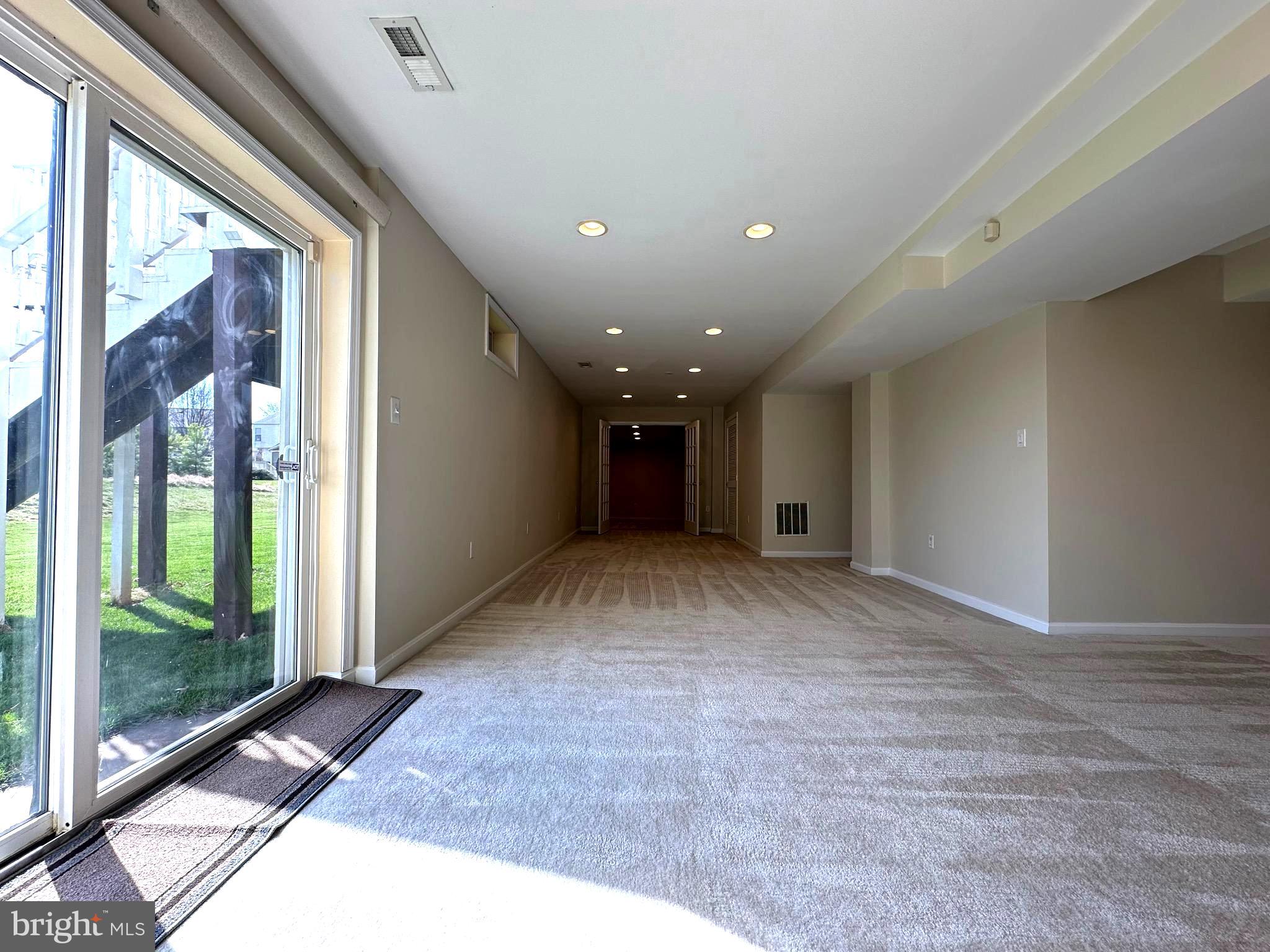 VIRGINIA OAKS - Residential