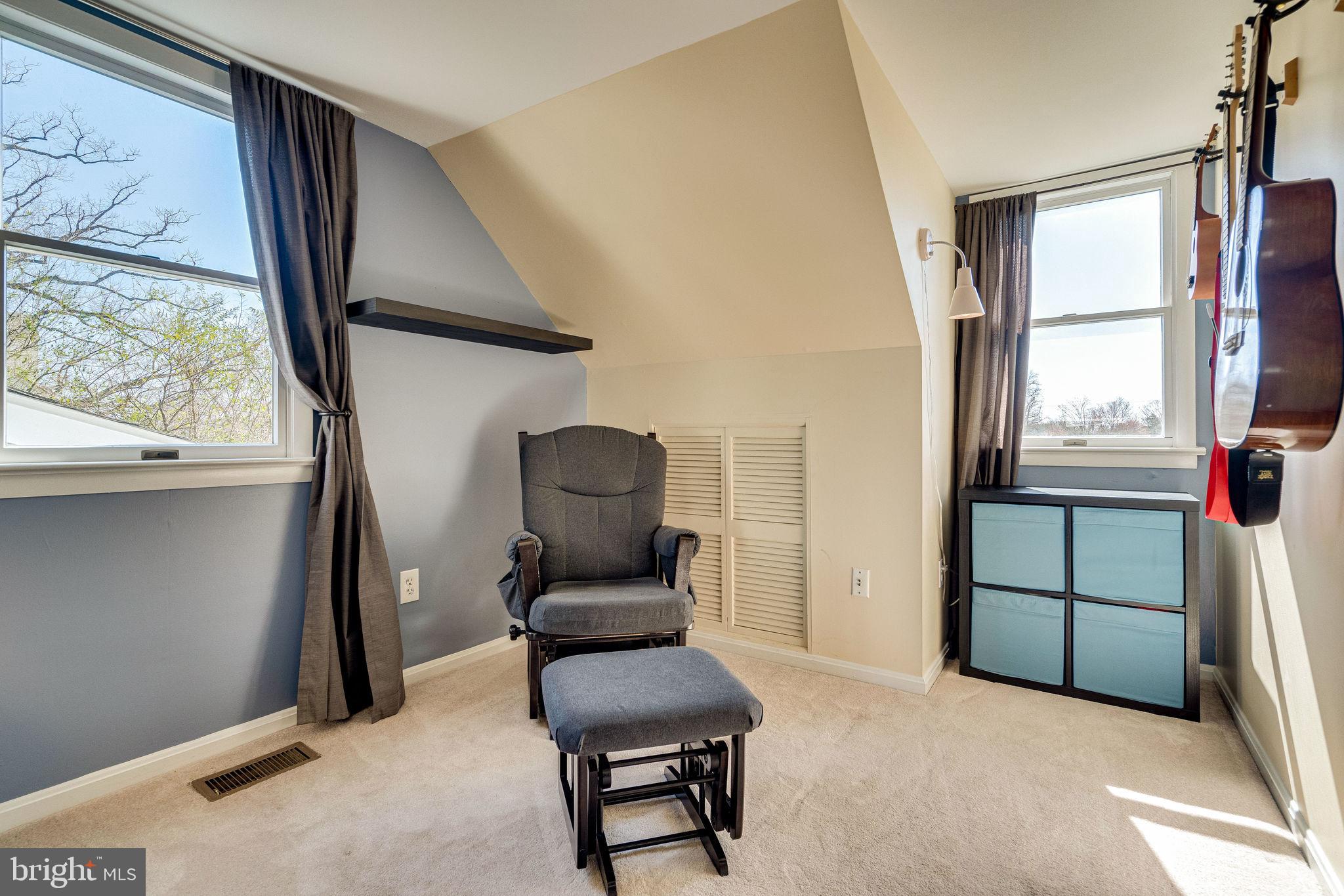 OAK KNOLL - Residential