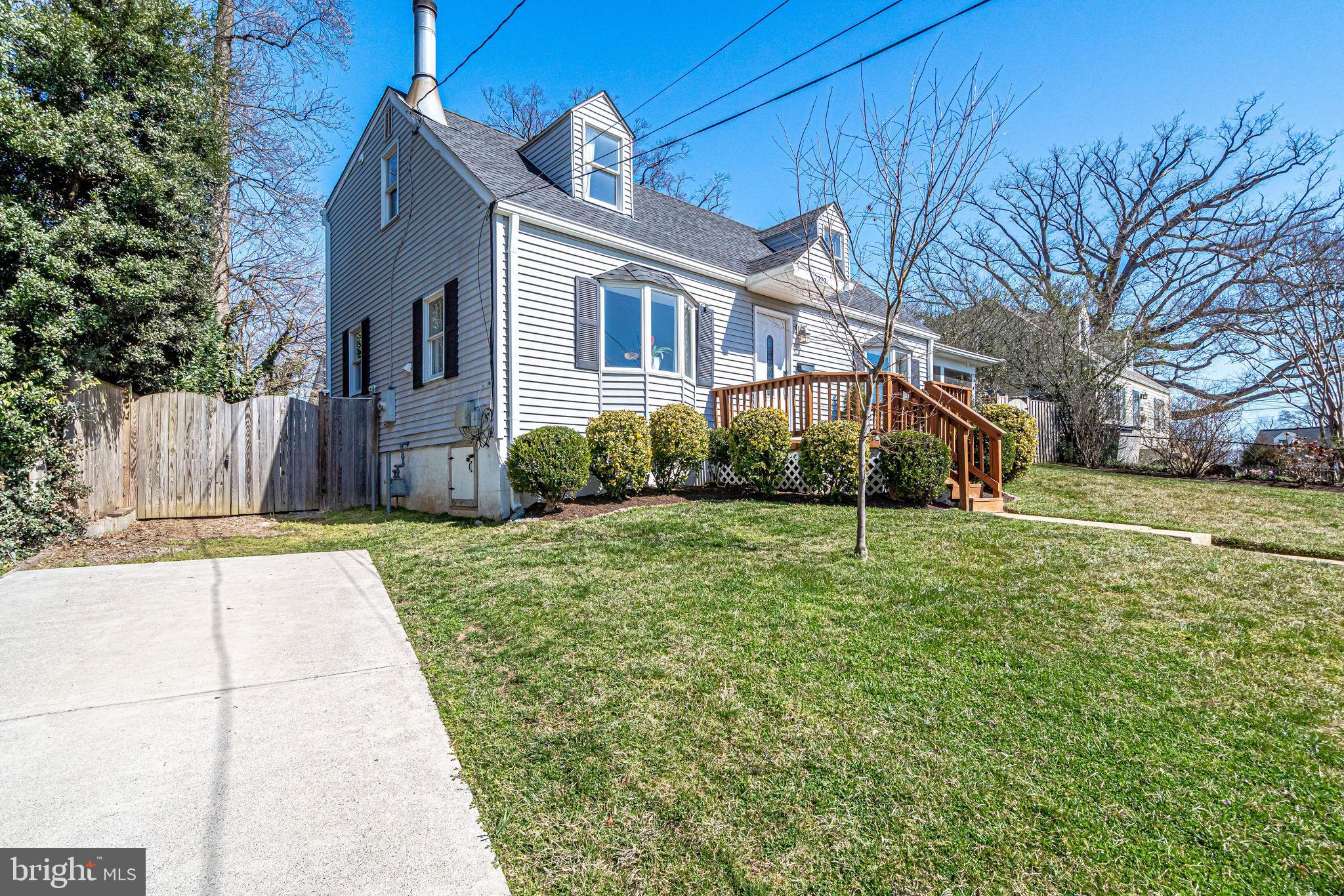 OAK KNOLL - Residential