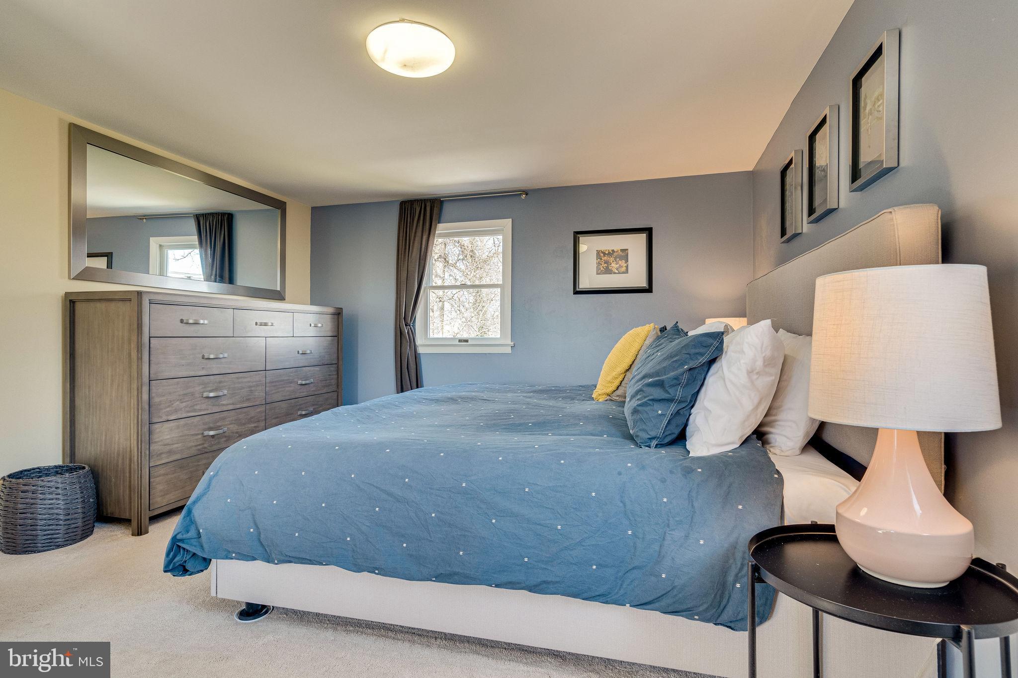 OAK KNOLL - Residential