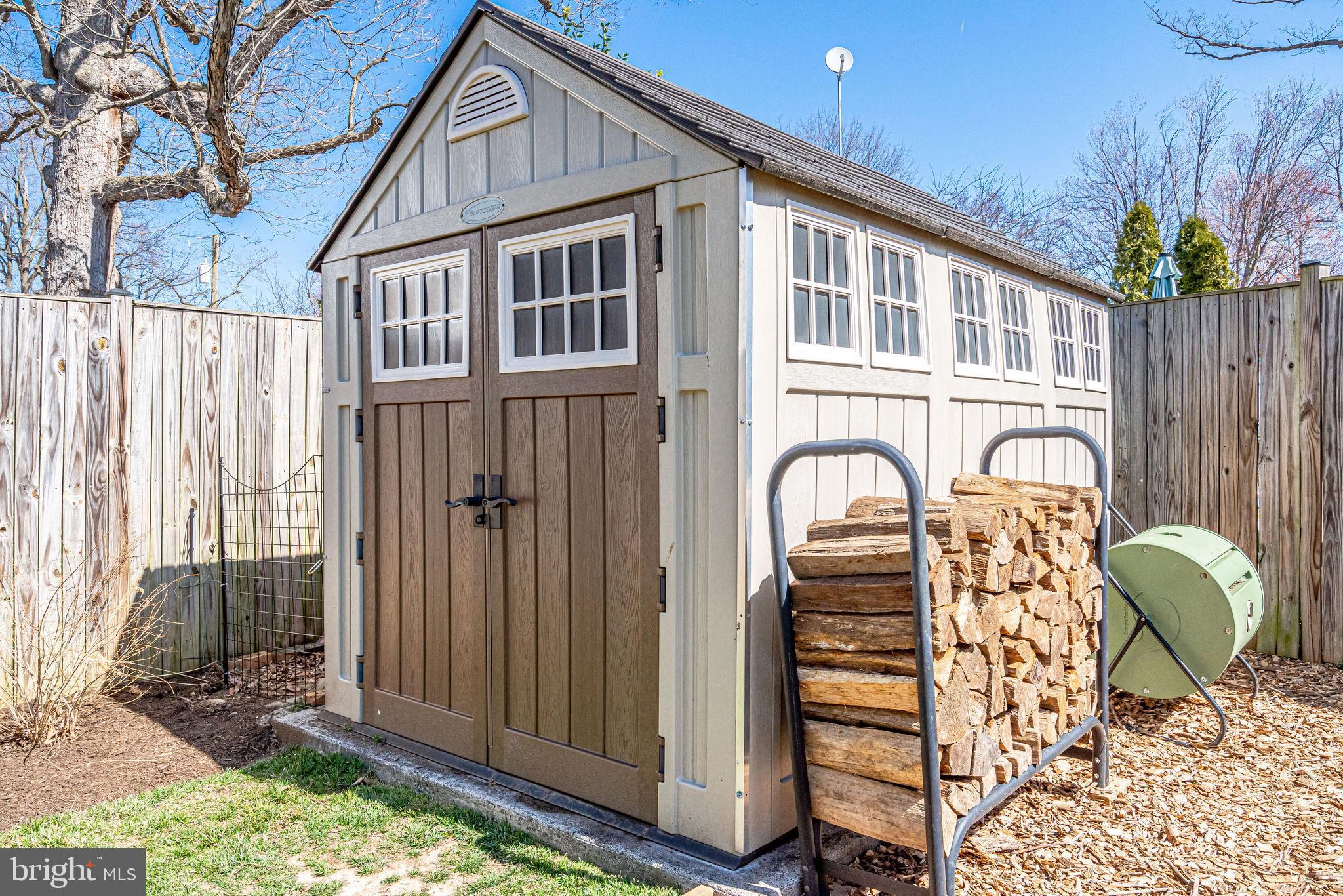 OAK KNOLL - Residential