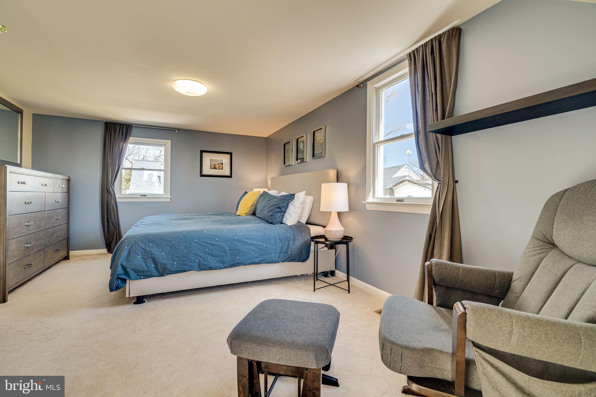 OAK KNOLL - Residential