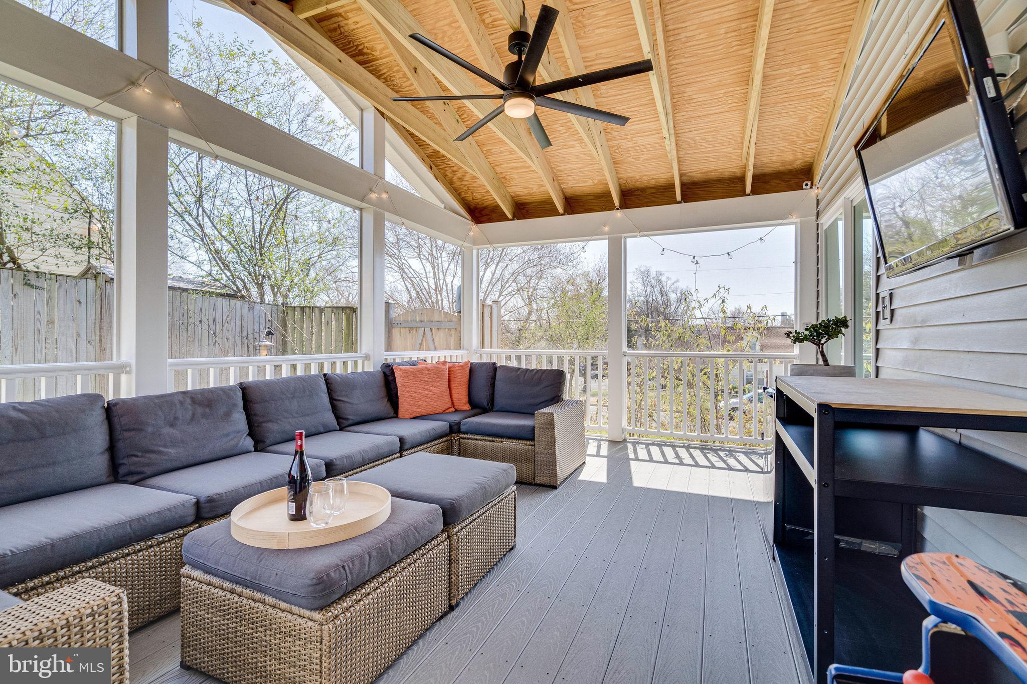 OAK KNOLL - Residential