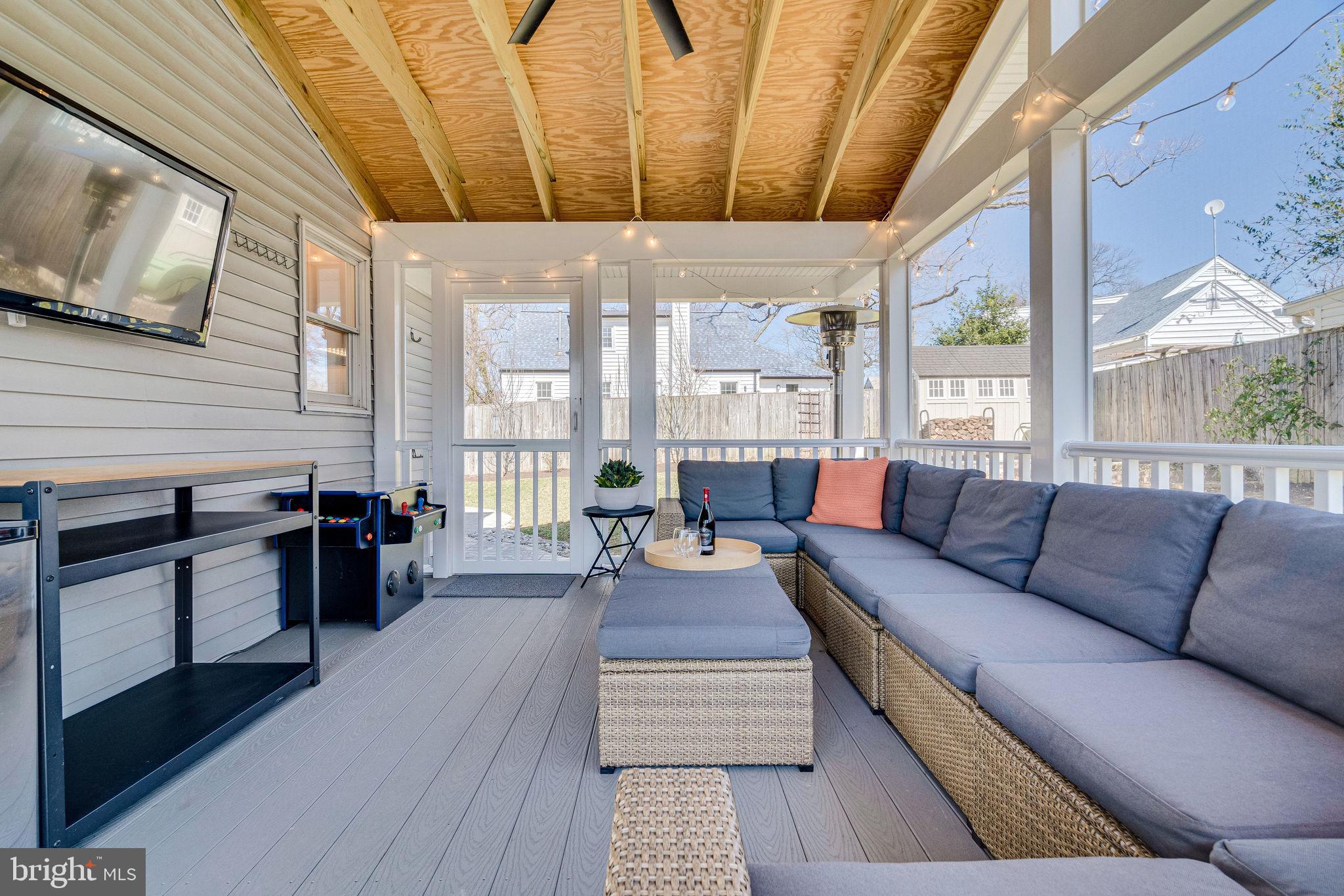 OAK KNOLL - Residential