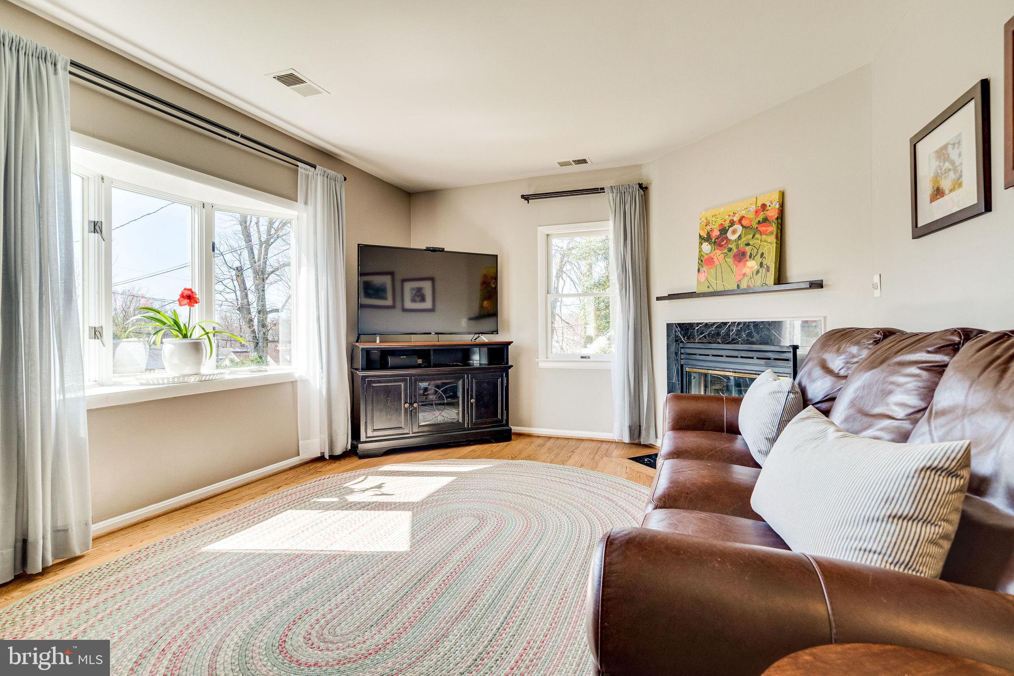 OAK KNOLL - Residential