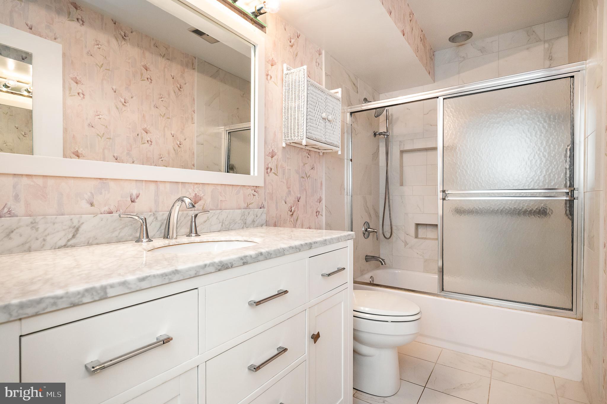 THE FALLS - Residential