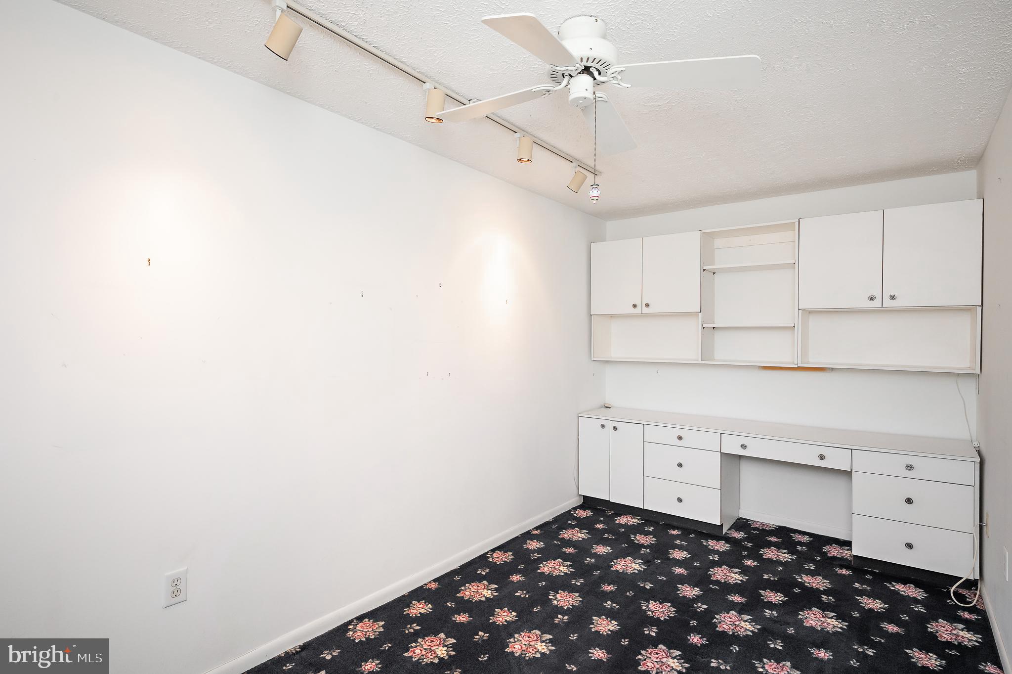 THE FALLS - Residential