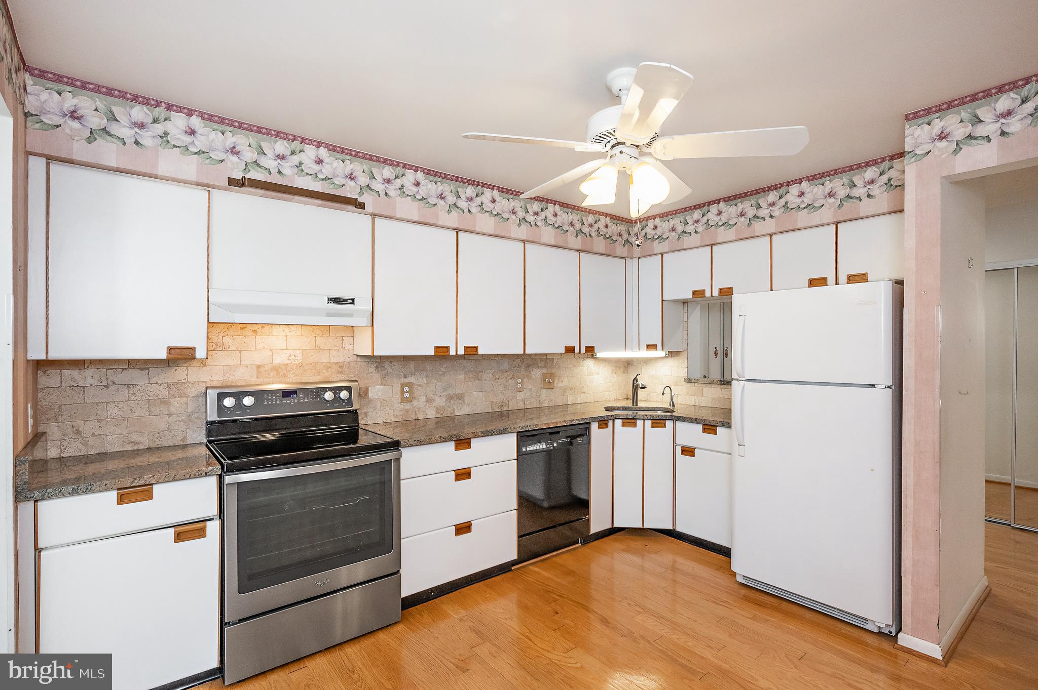 THE FALLS - Residential