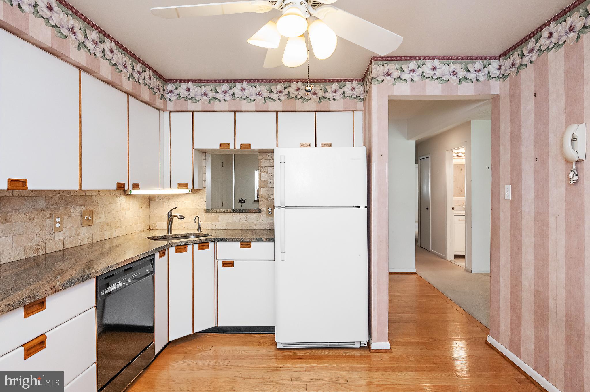 THE FALLS - Residential