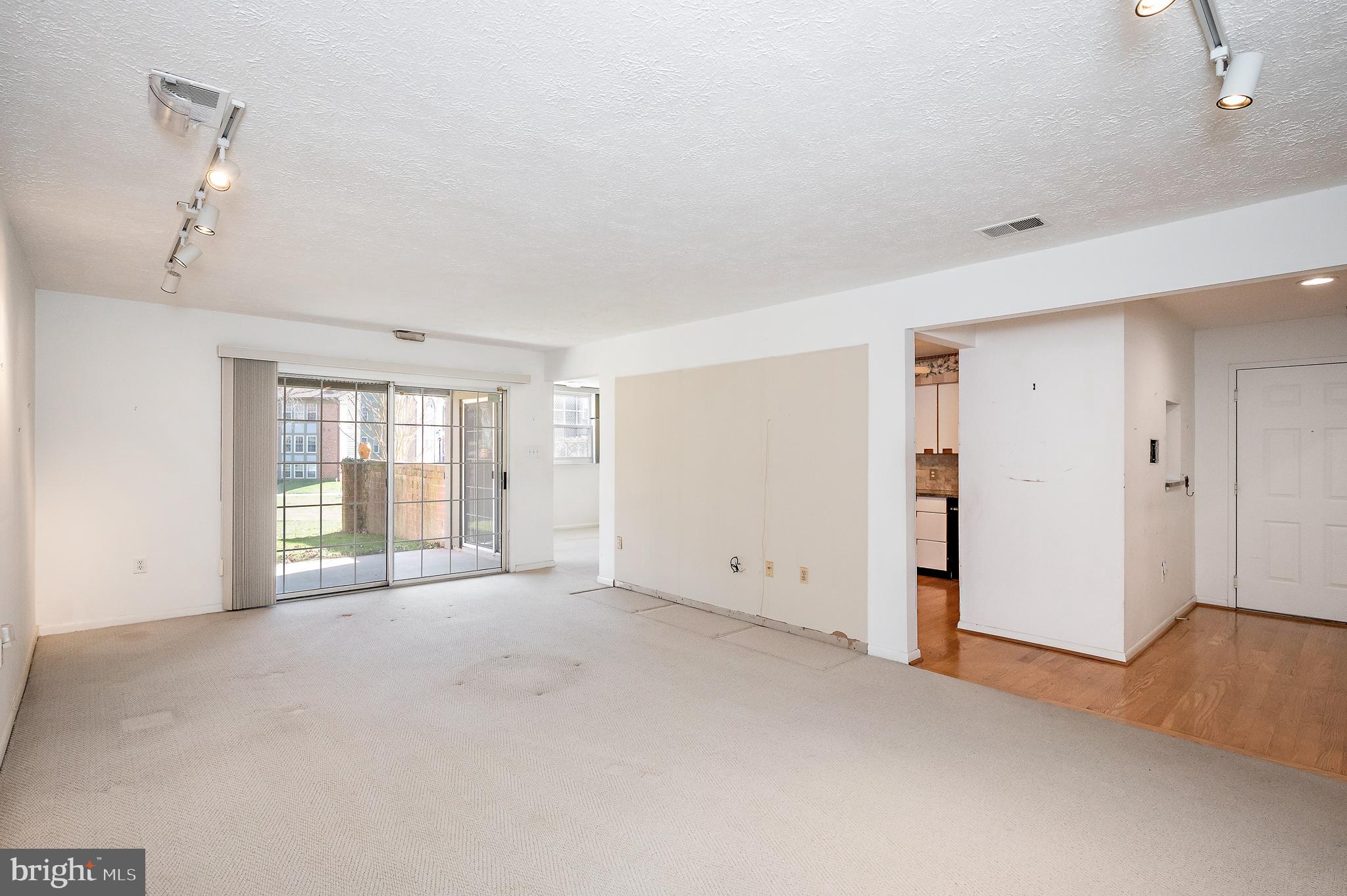 THE FALLS - Residential