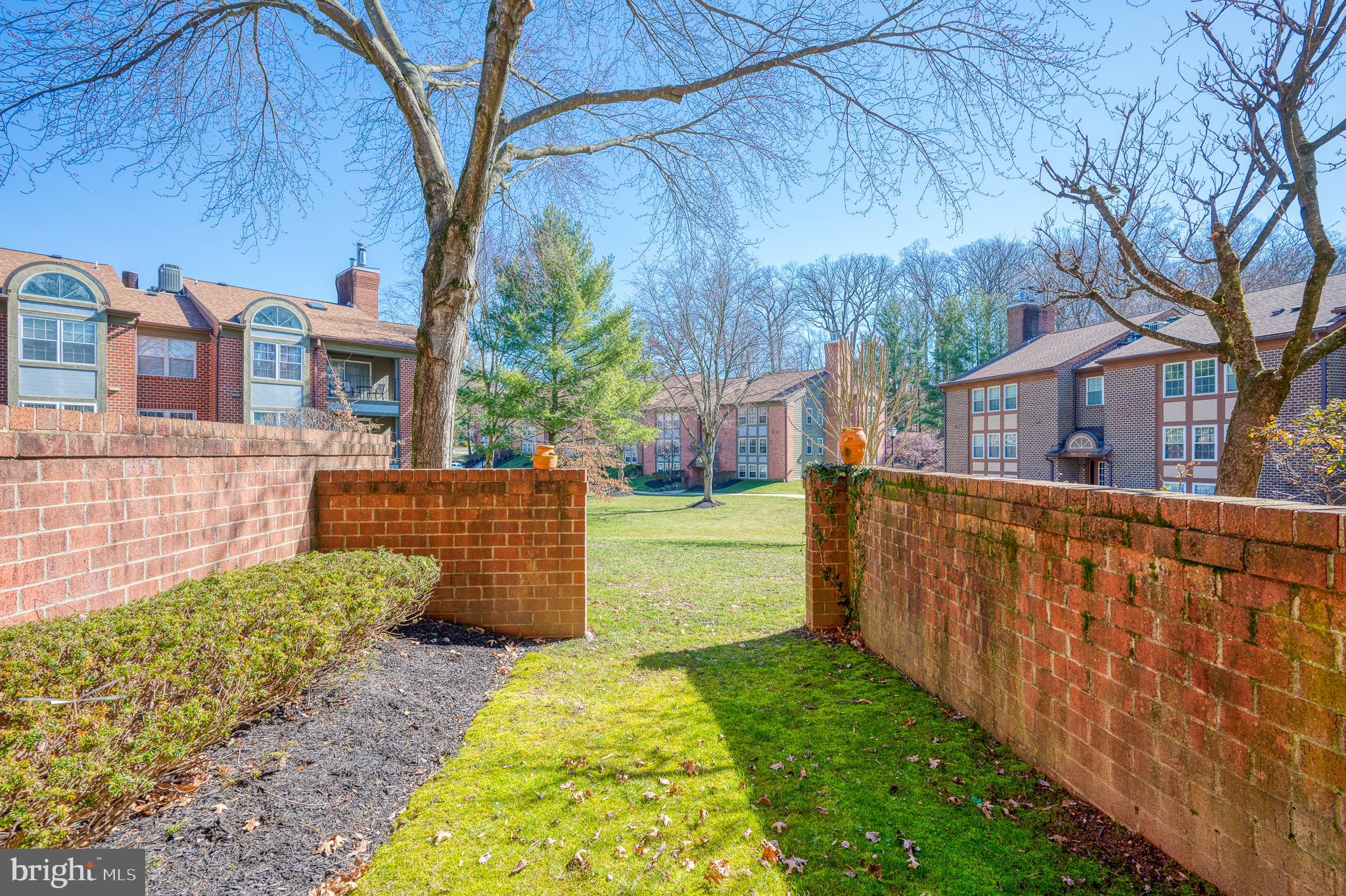 THE FALLS - Residential