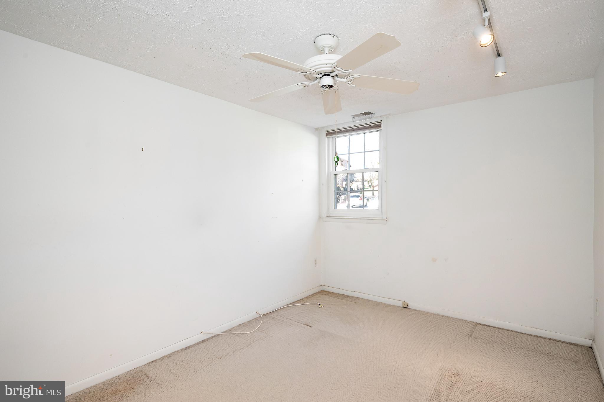 THE FALLS - Residential