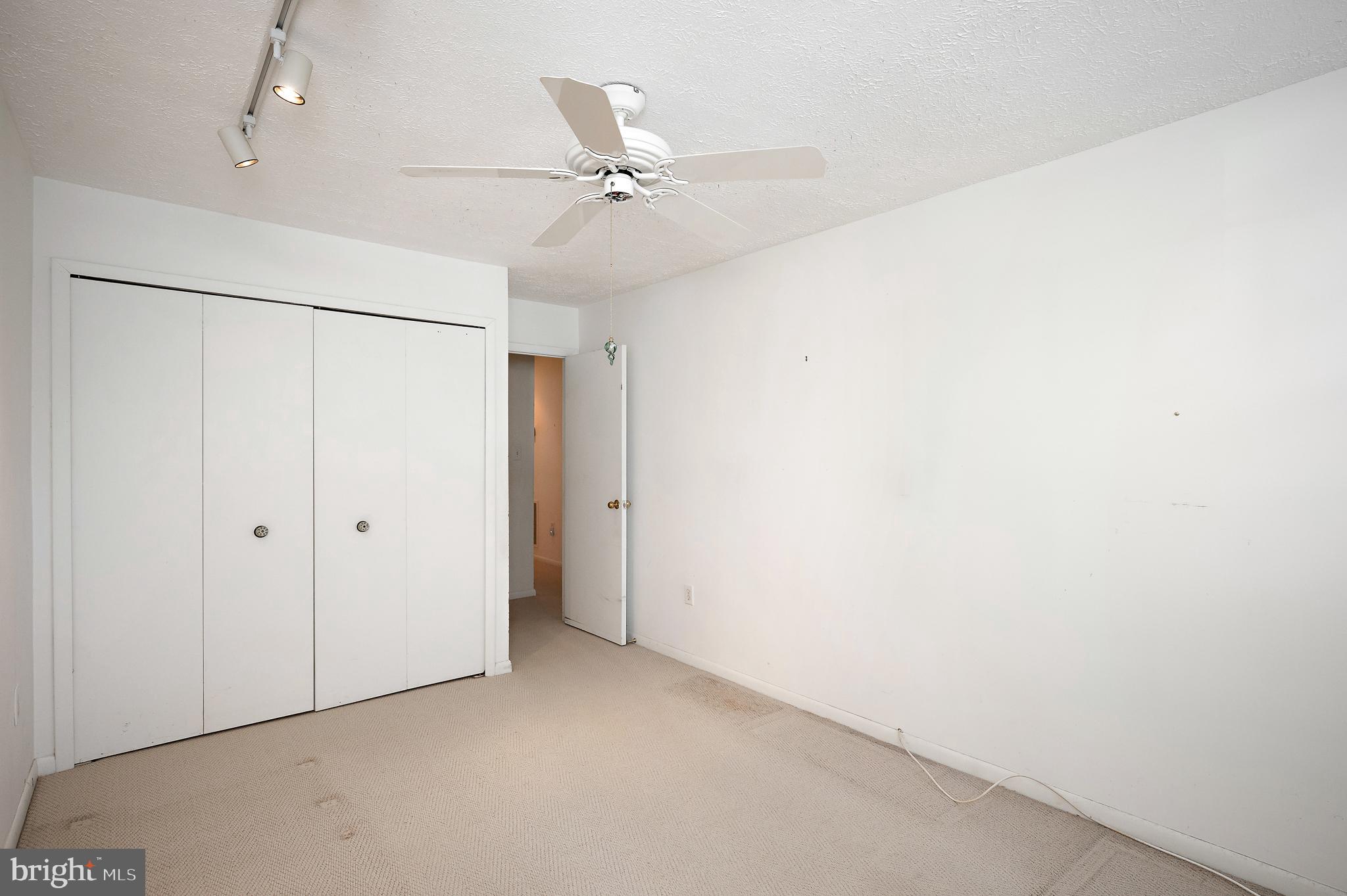 THE FALLS - Residential