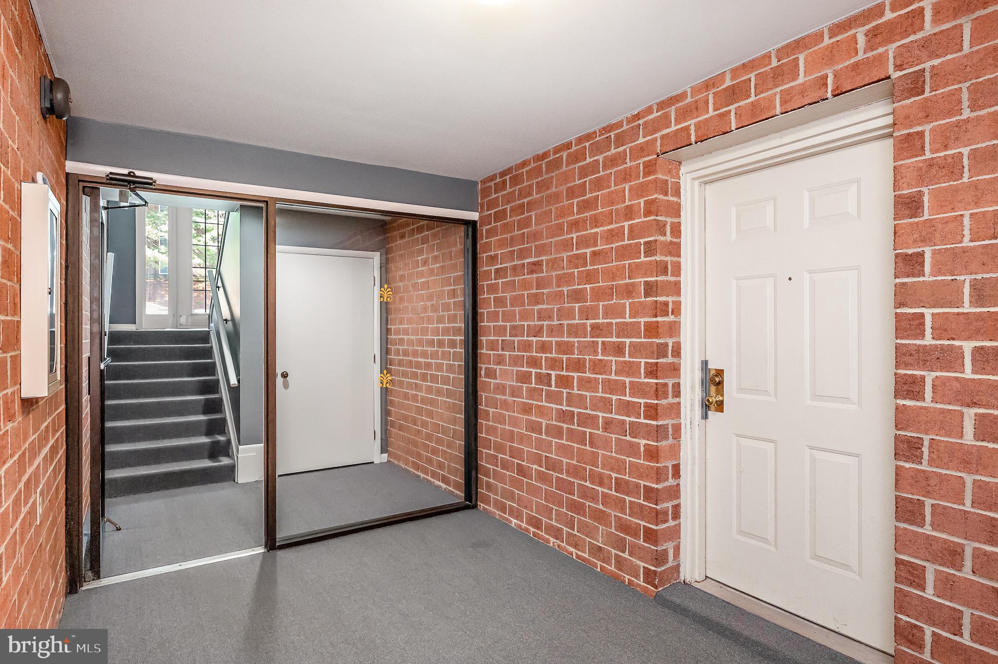 THE FALLS - Residential