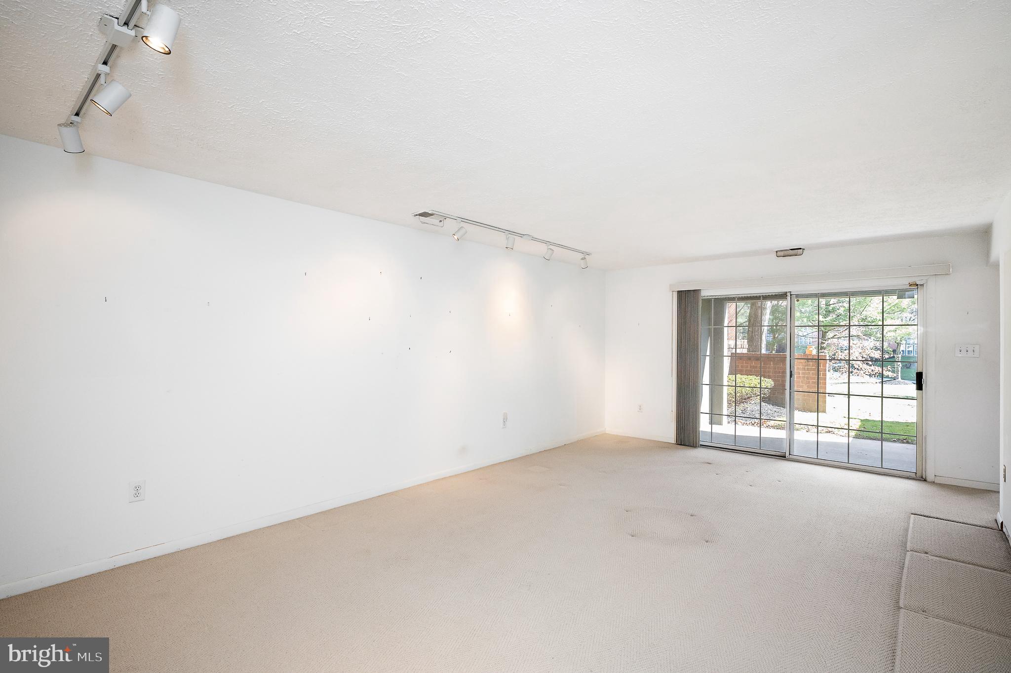 THE FALLS - Residential