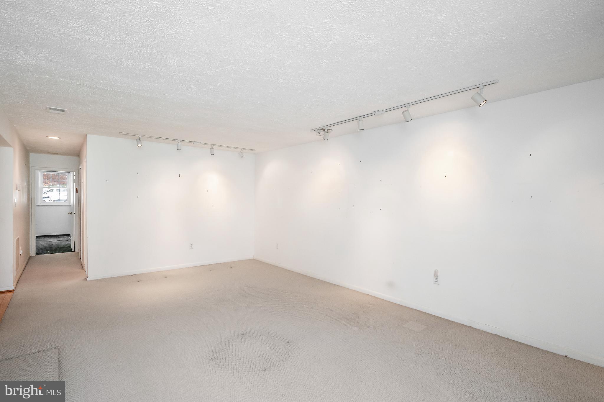 THE FALLS - Residential