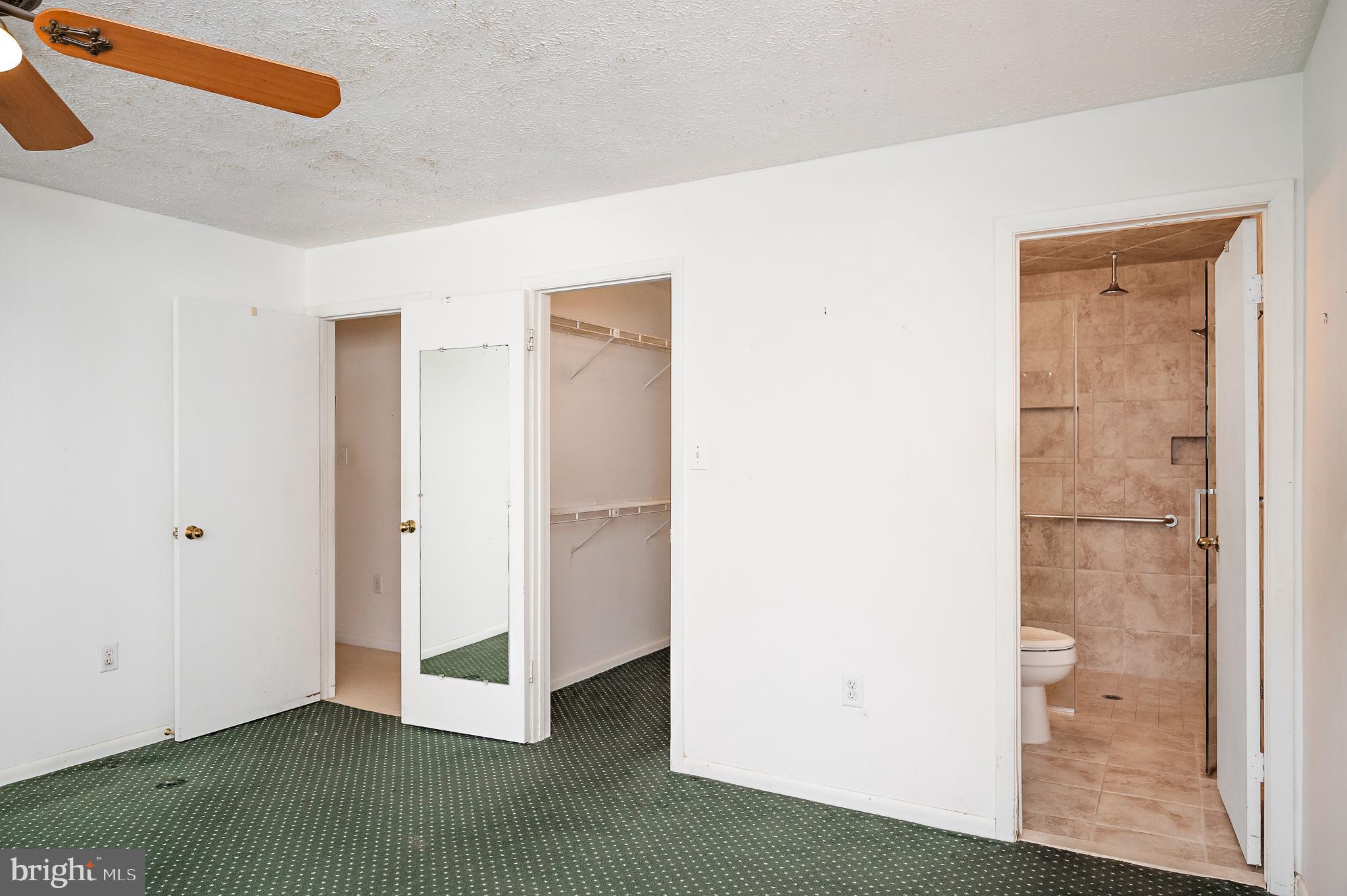 THE FALLS - Residential