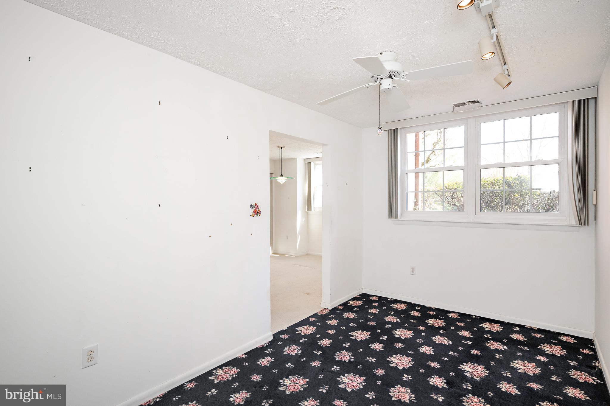 THE FALLS - Residential