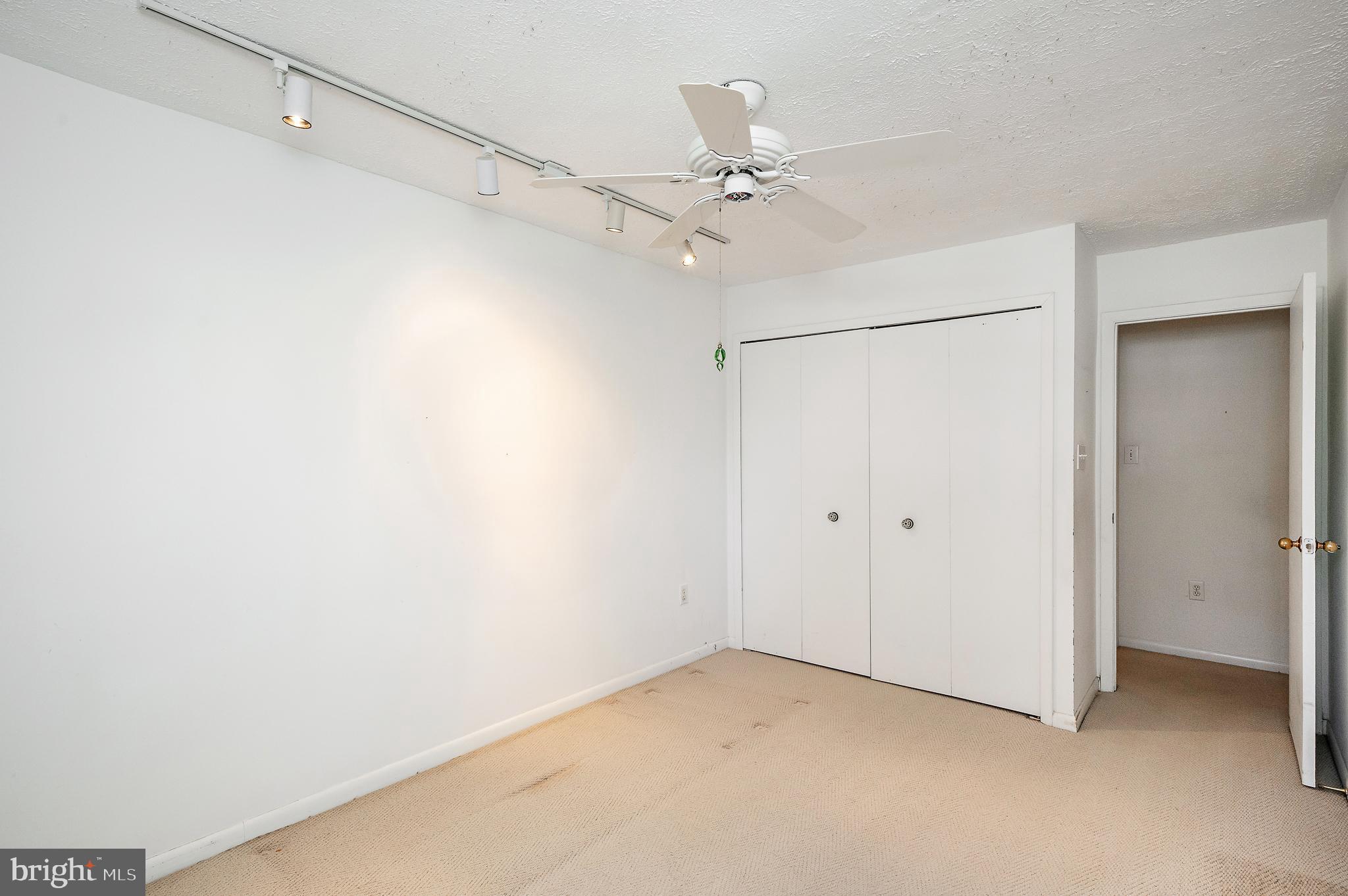 THE FALLS - Residential