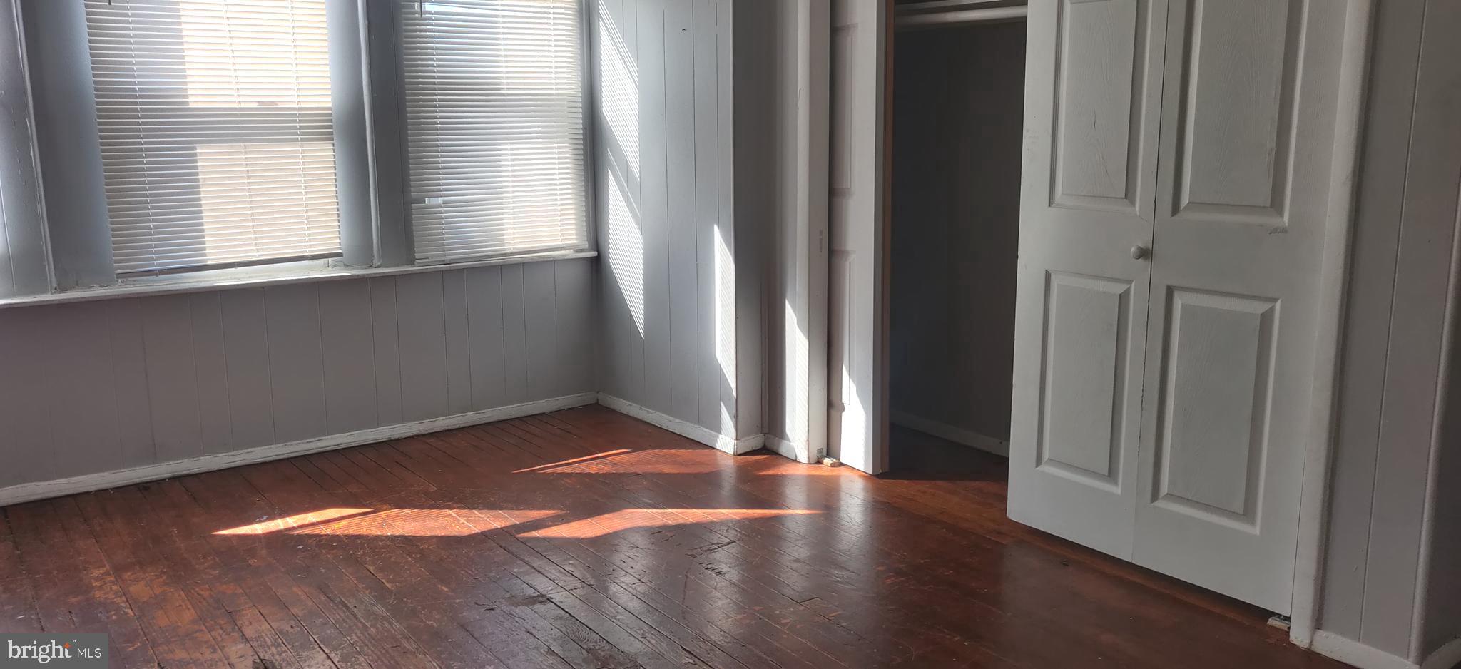 ELMWOOD PARK - Residential