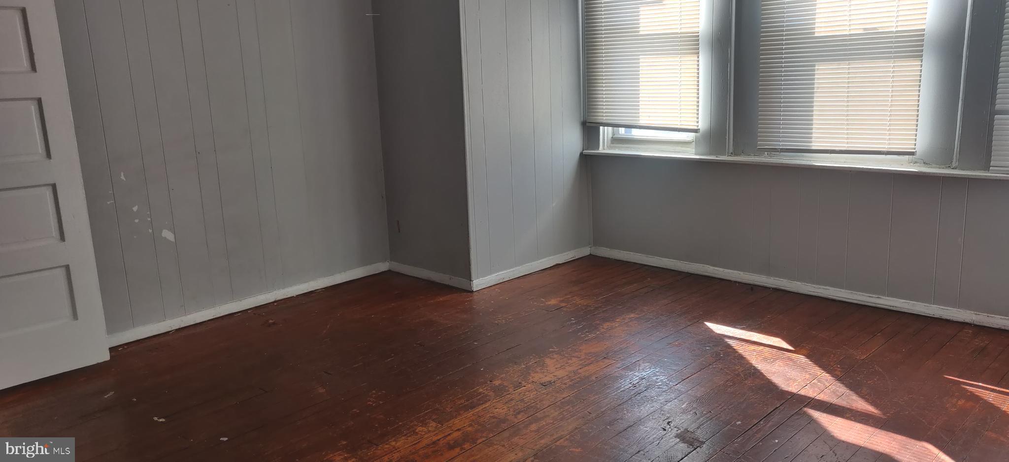 ELMWOOD PARK - Residential