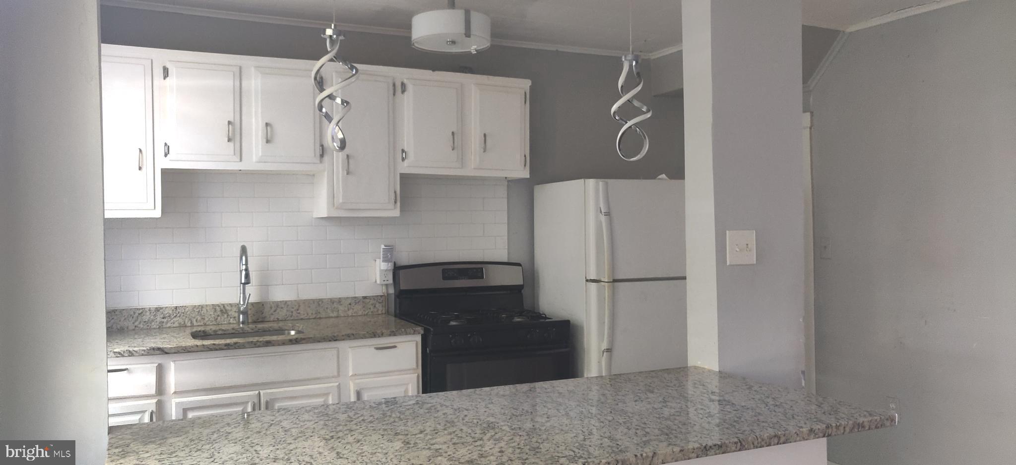 ELMWOOD PARK - Residential