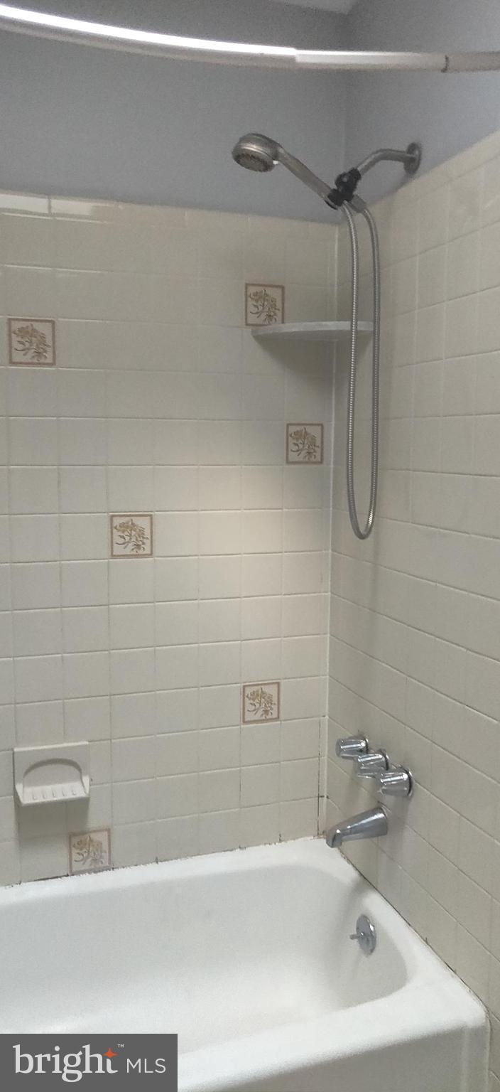 ELMWOOD PARK - Residential