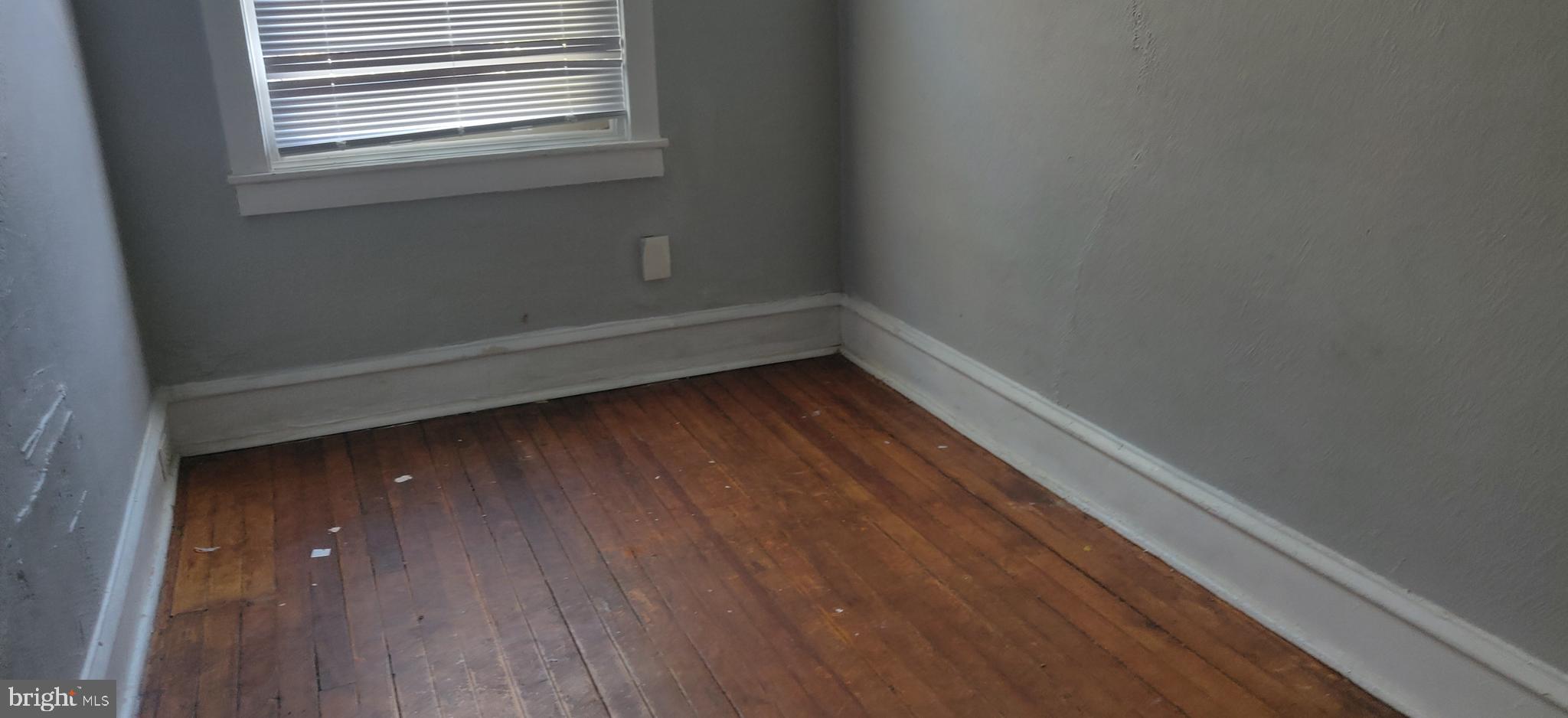 ELMWOOD PARK - Residential