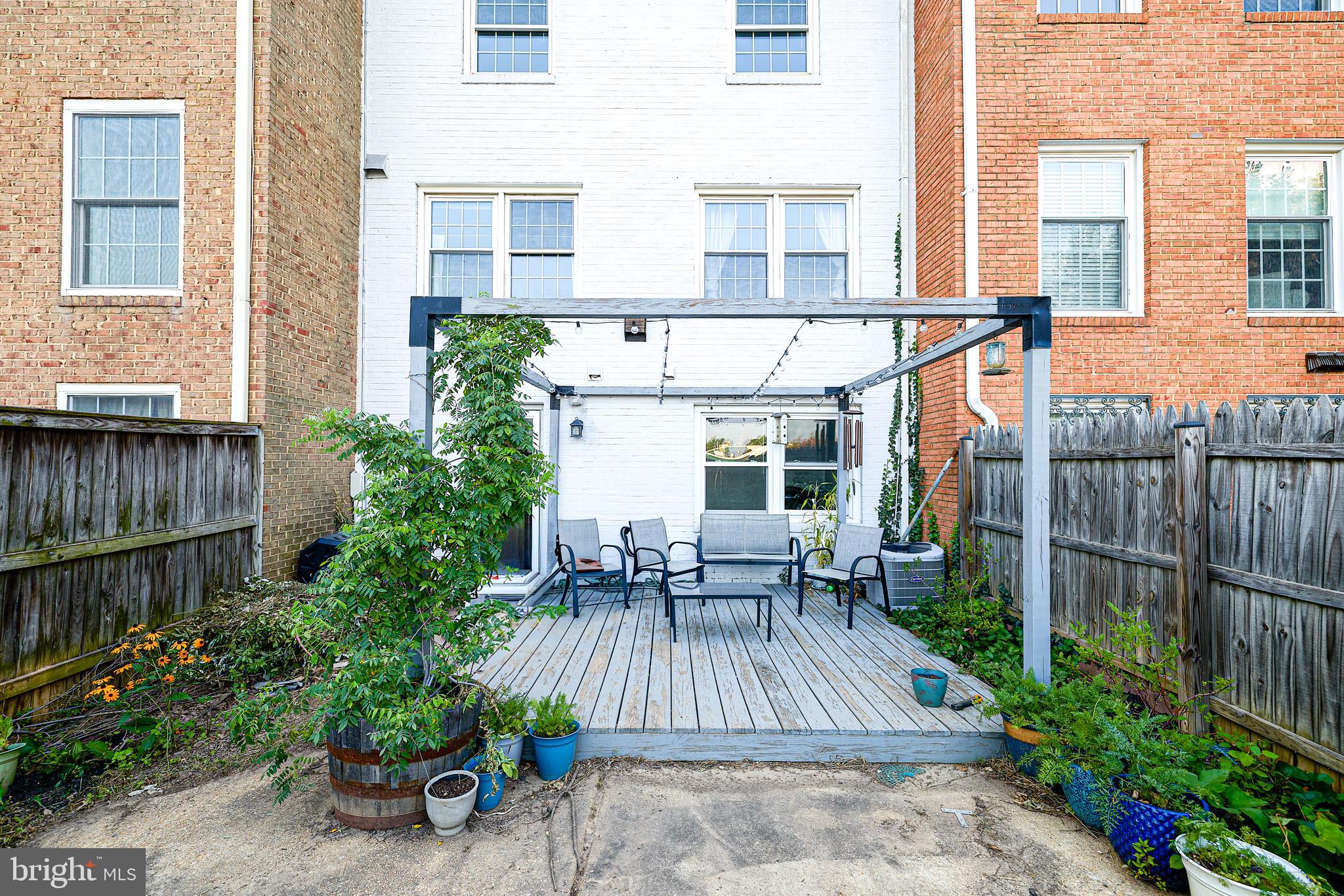 FALLS PLACE TOWNHOUSES - Residential Lease