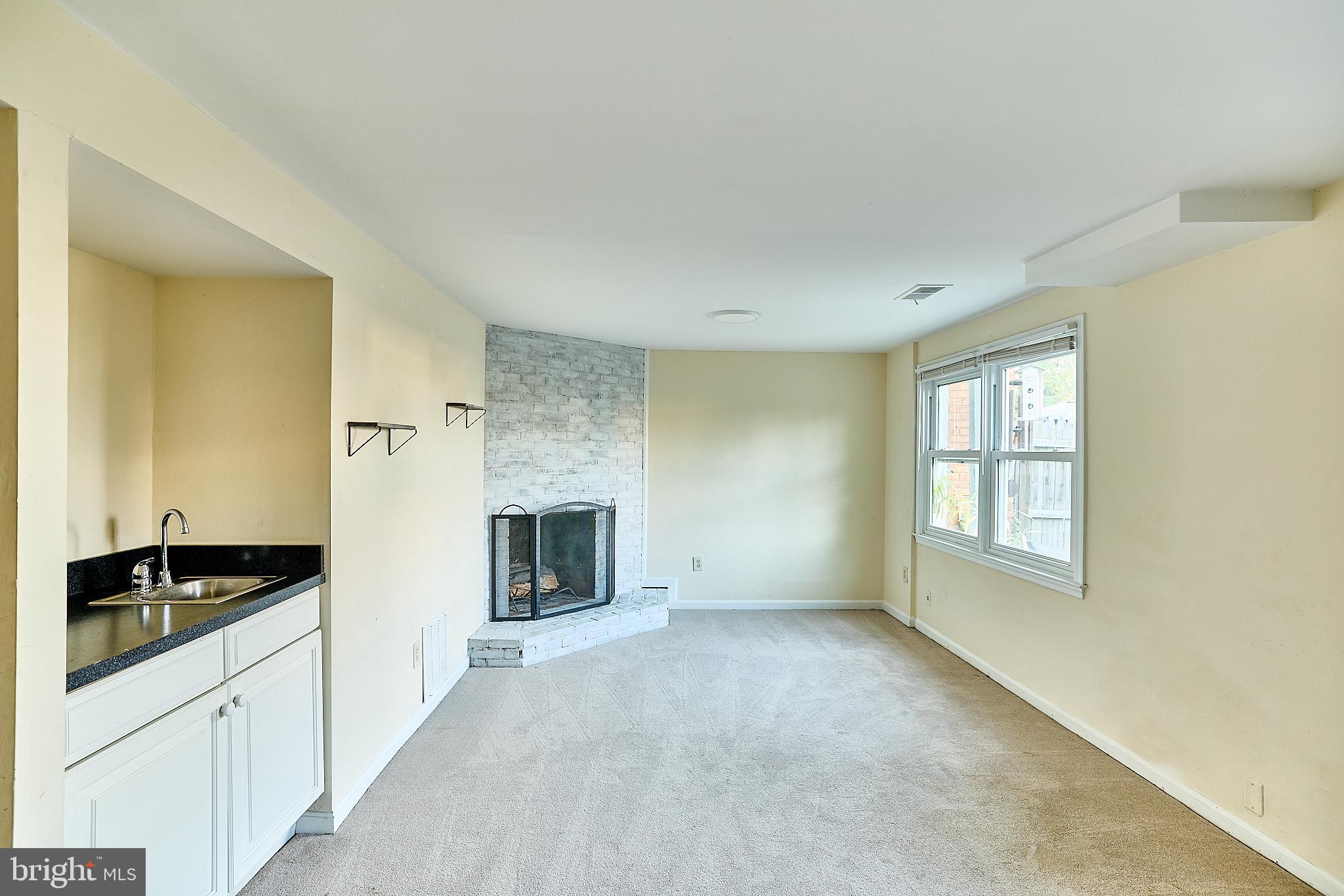 FALLS PLACE TOWNHOUSES - Residential Lease