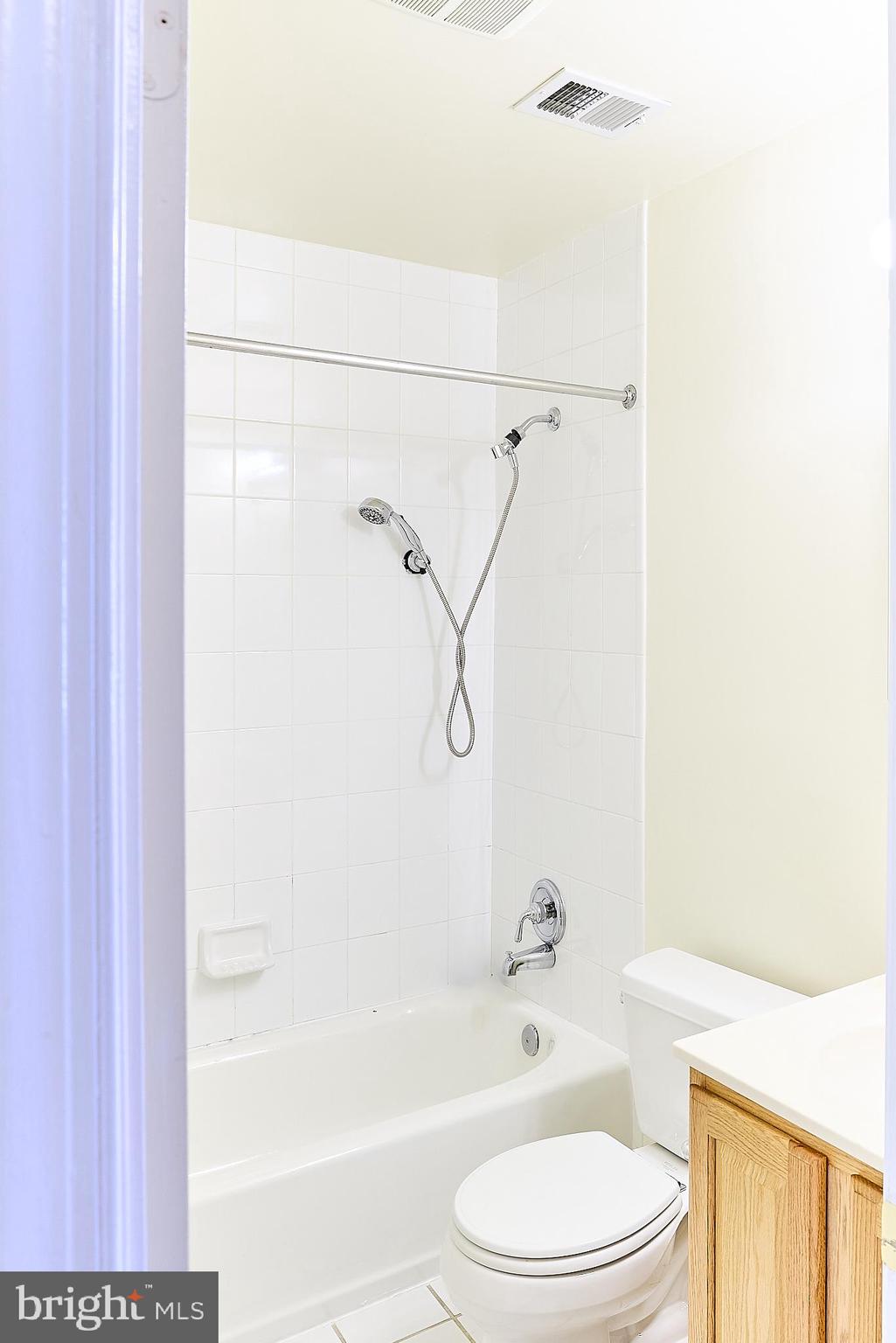 FALLS PLACE TOWNHOUSES - Residential Lease