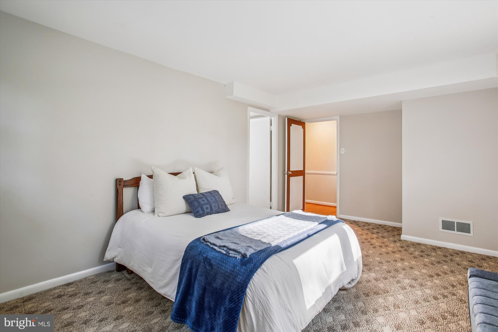 ARLINGTON FOREST - Residential